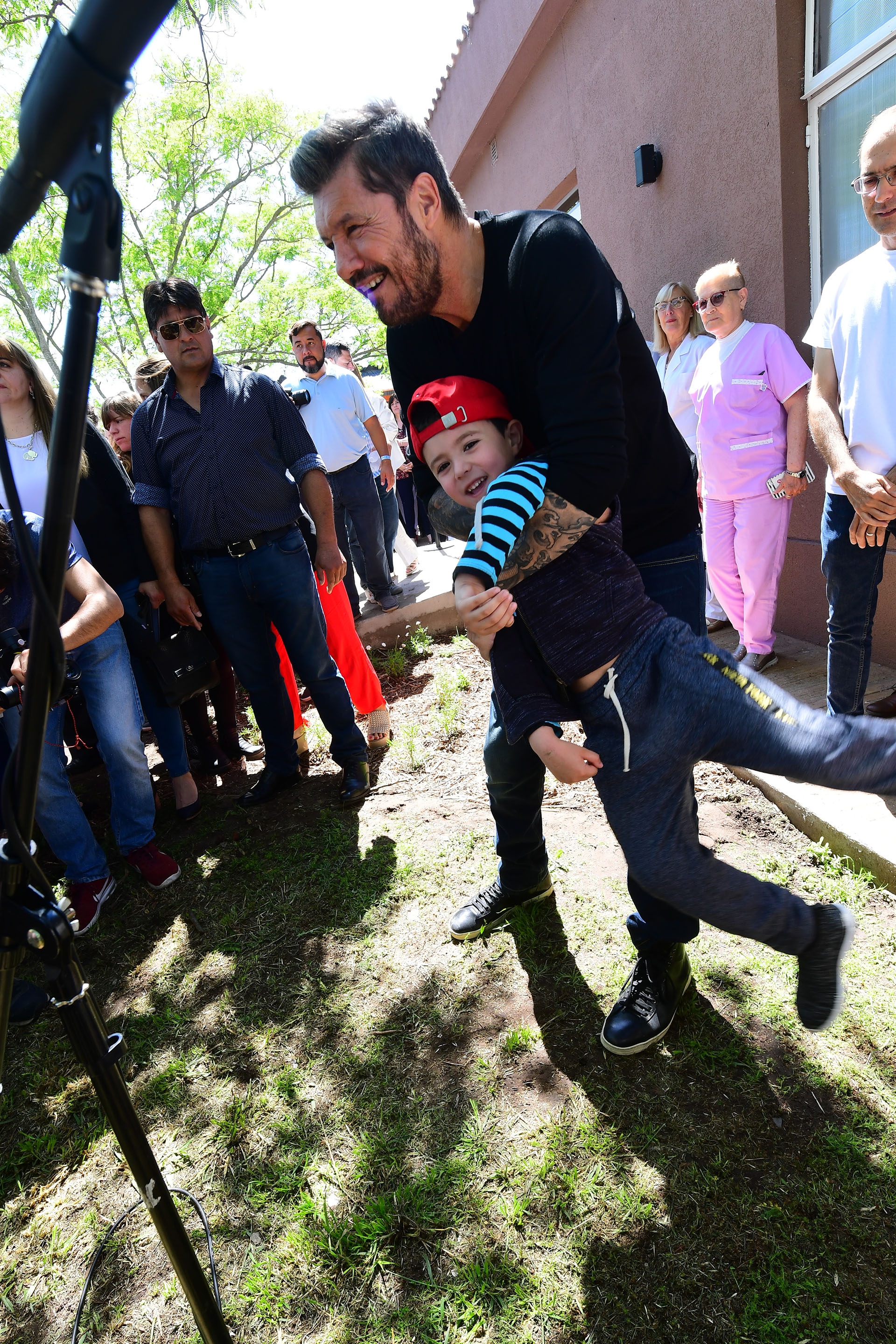Marcelo Tinelli saludó a la gente en Bolívar