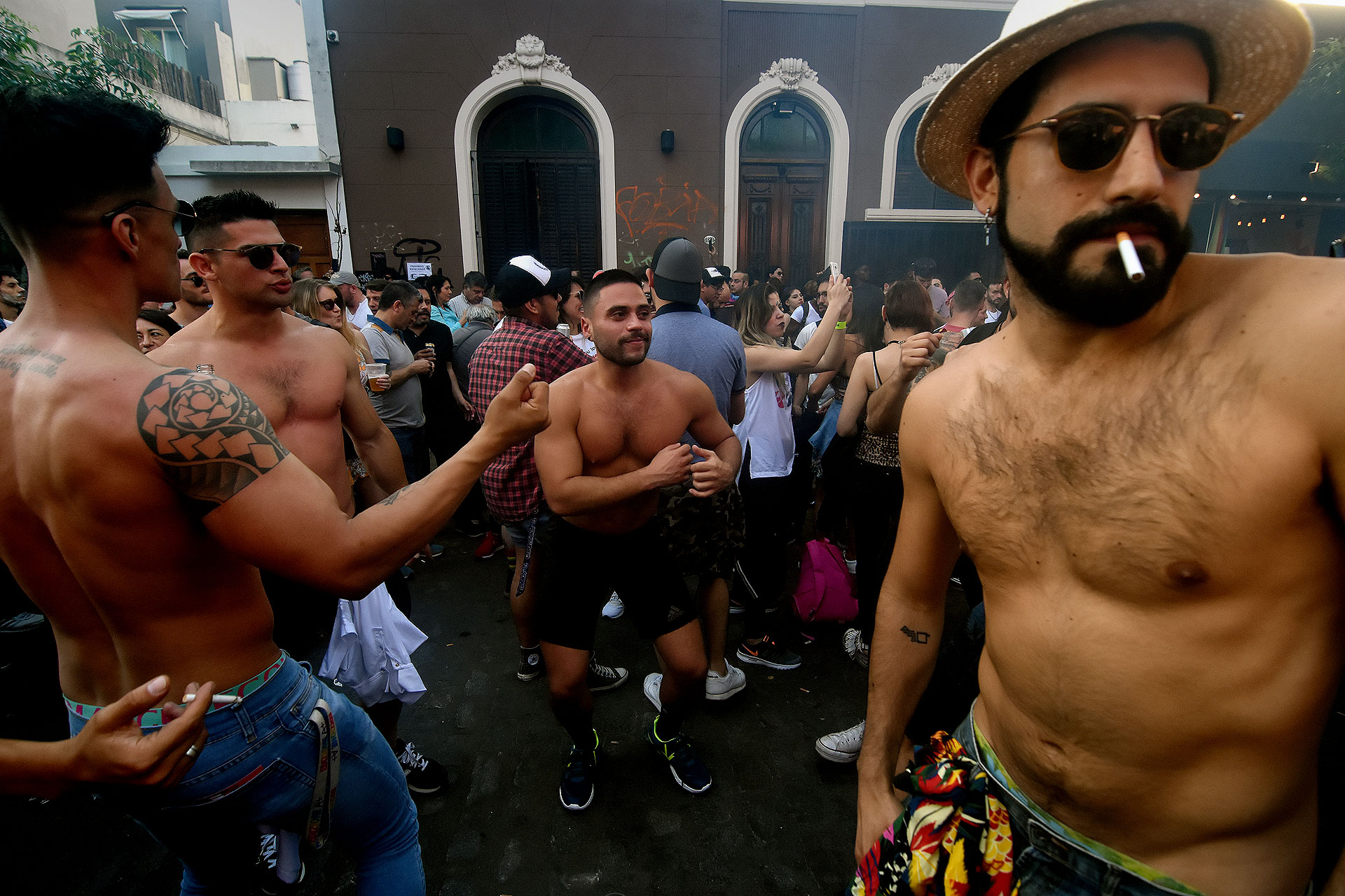 Toda la tarde, además de baile y espectáculos teatrales, hubo Djs en vivo