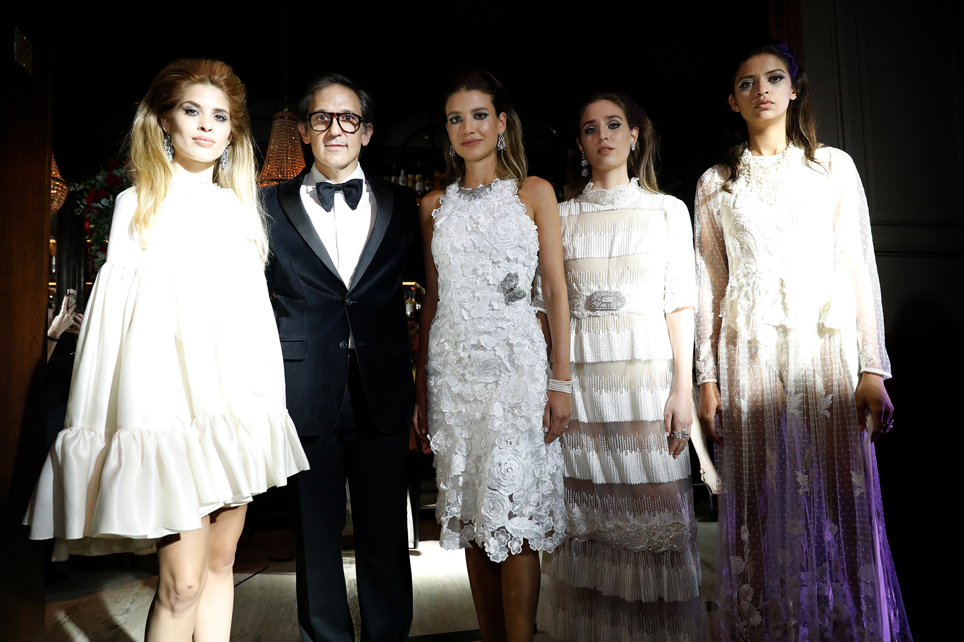 Adrián Brown clausura el desfile junto a sus modelos, en el Ciclo de Moda Fashion Insider