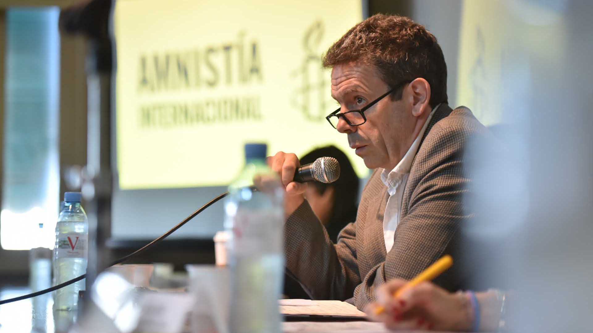 Martín Becerra: “Regular la conversación pública no supone la necesidad de existencia de una ley. La regulación se da de facto por parte de actores privados que regulan cotidianamente este espacio público virtual y privado”