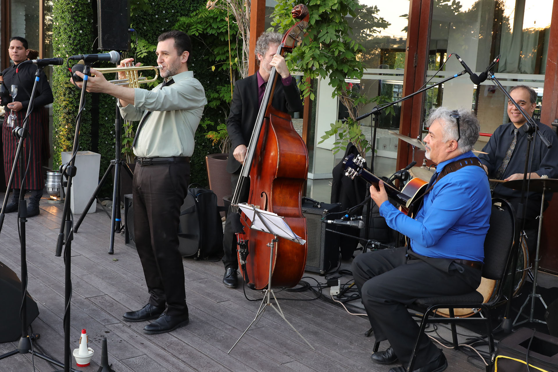 Durante la recepción, los invitados disfrutaron de la música de Brazo Fuerte