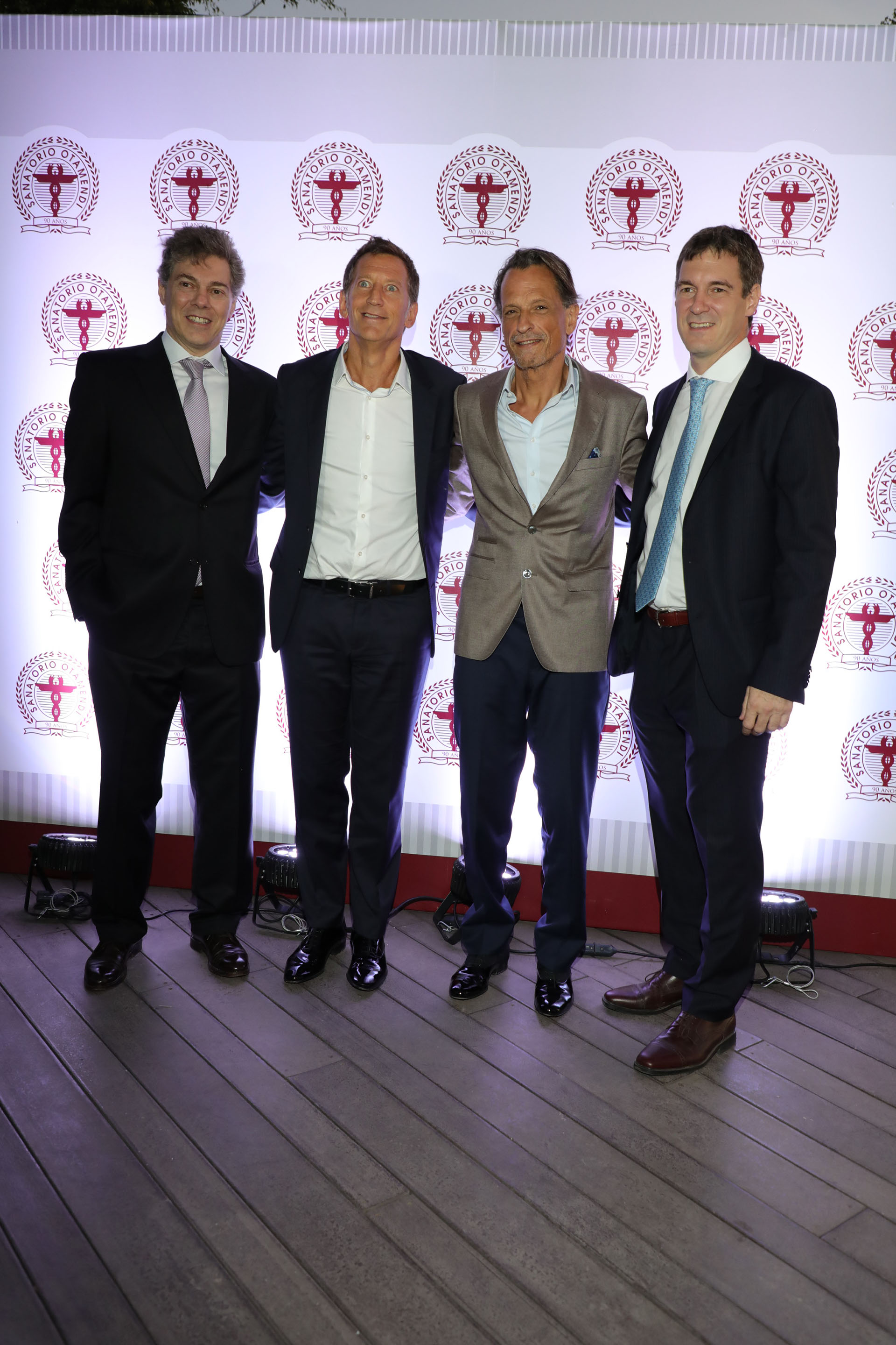 El Dr José De All junto a Pablo Herman, vicepresidente de Swiss Medical Group; Claudio Belocopitt, presidente de Swiss Medical Group; y el Dr Jorge De All