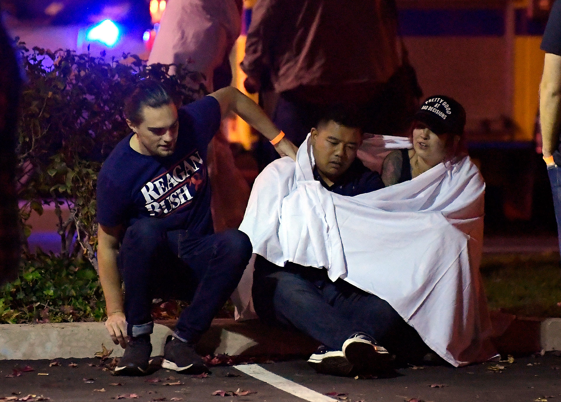 Algunos testigos aseguraron tener amigos en el lugar que habían sobrevivido a la masacre de Las Vegas, donde un tirador disparó en un festival de música country