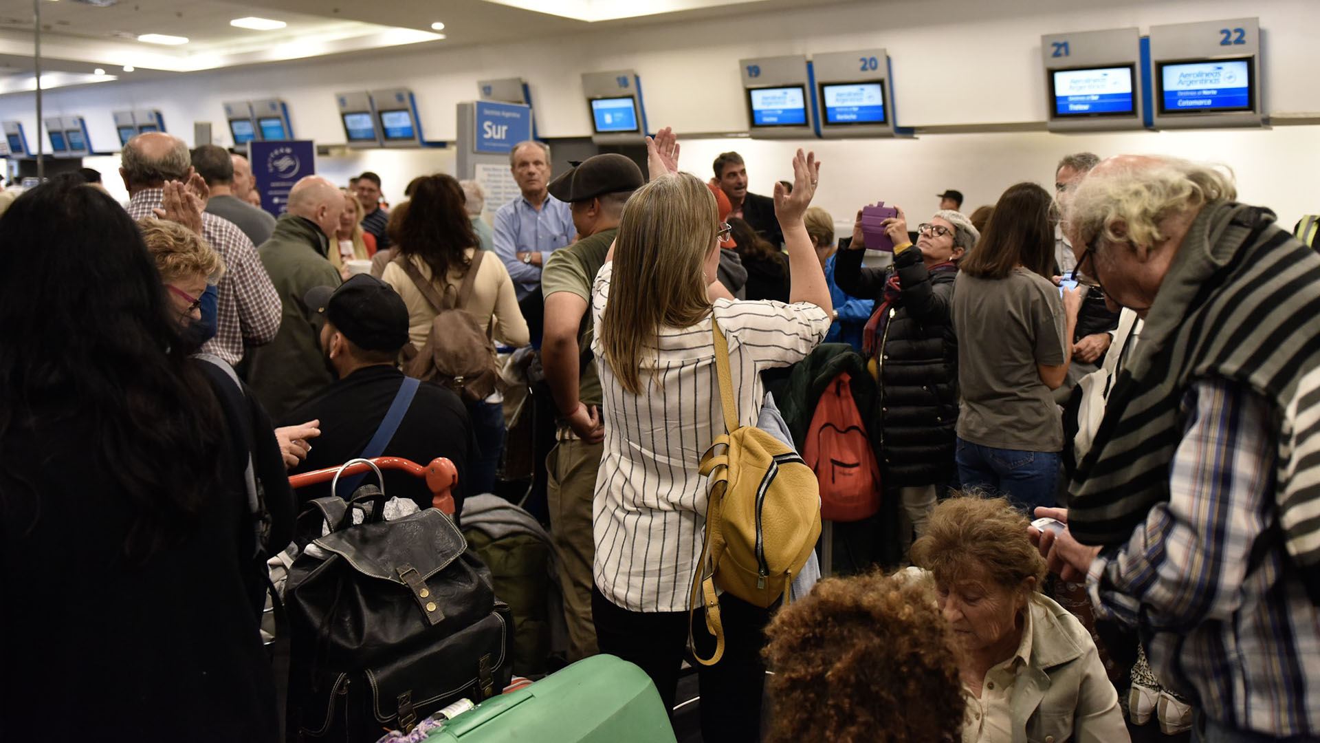 Entre hoy y mañana serán reubicados los 40 mil pasajeros afectados (fotos de archivo: Adrian Escandar)