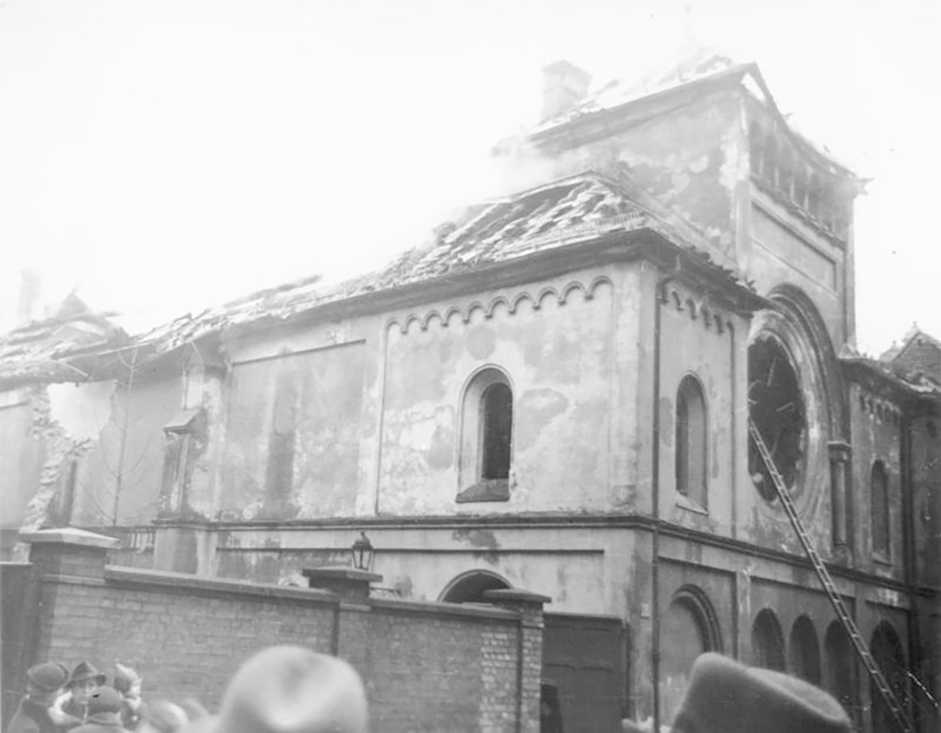 Sinagoga atacada en la noche de los cristales rotos, hace 80 años.