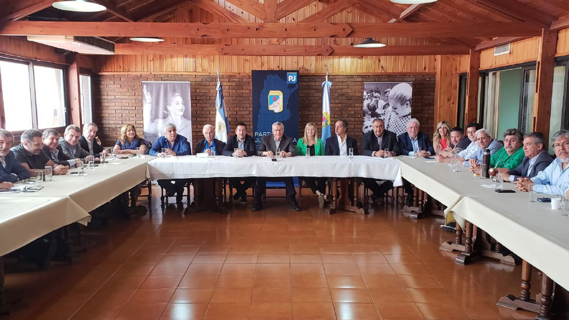 El encuentro de dirigentes peronistas en la sede del PJ