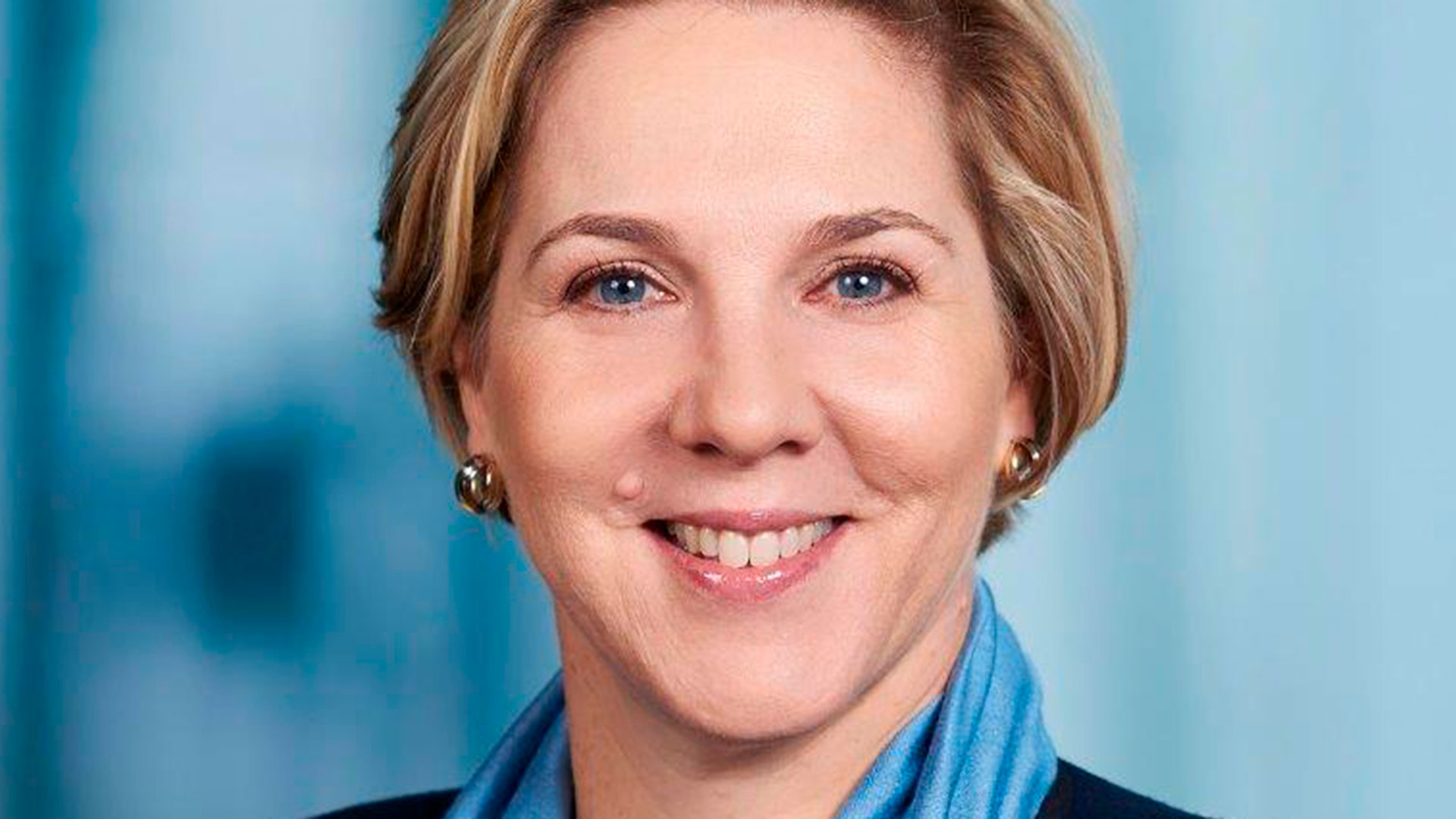 La junta del fabricante de vehículos eléctricos y paneles solares nombró a la ejecutiva australiana de las telecomunicaciones Robyn Denholm como presidenta, con efecto inmediato