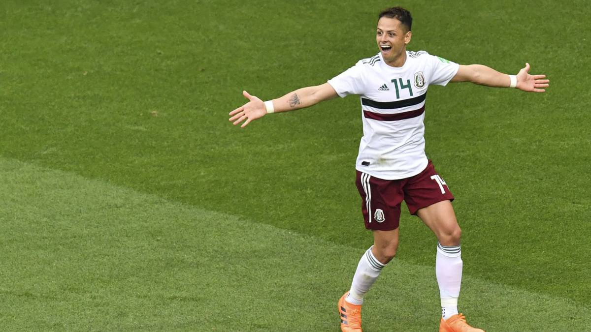Javier Hernández no ha sido tomado en cuenta por Ricardo Ferretti (Foto: AFP)