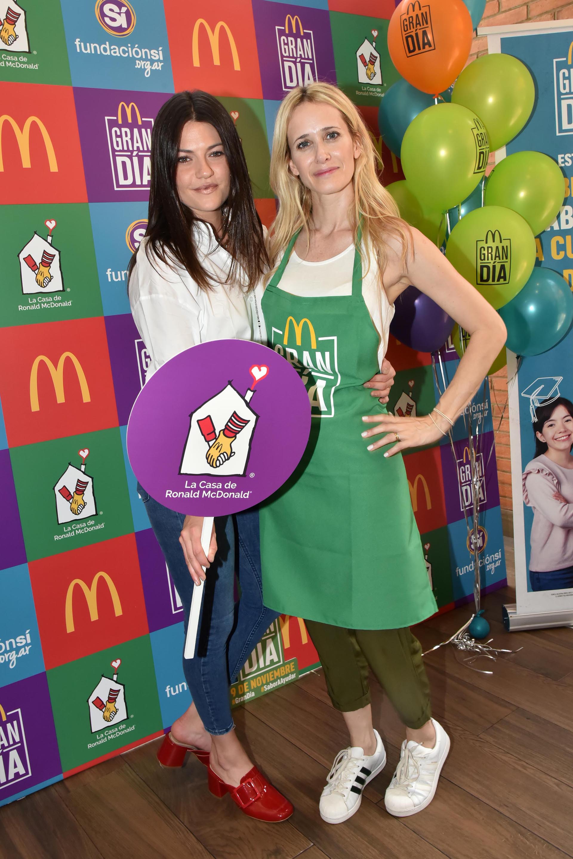 Jujuy y Julieta Prandi: las modelos disfrutaron de una gran jornada solidaria en el local de Olivos