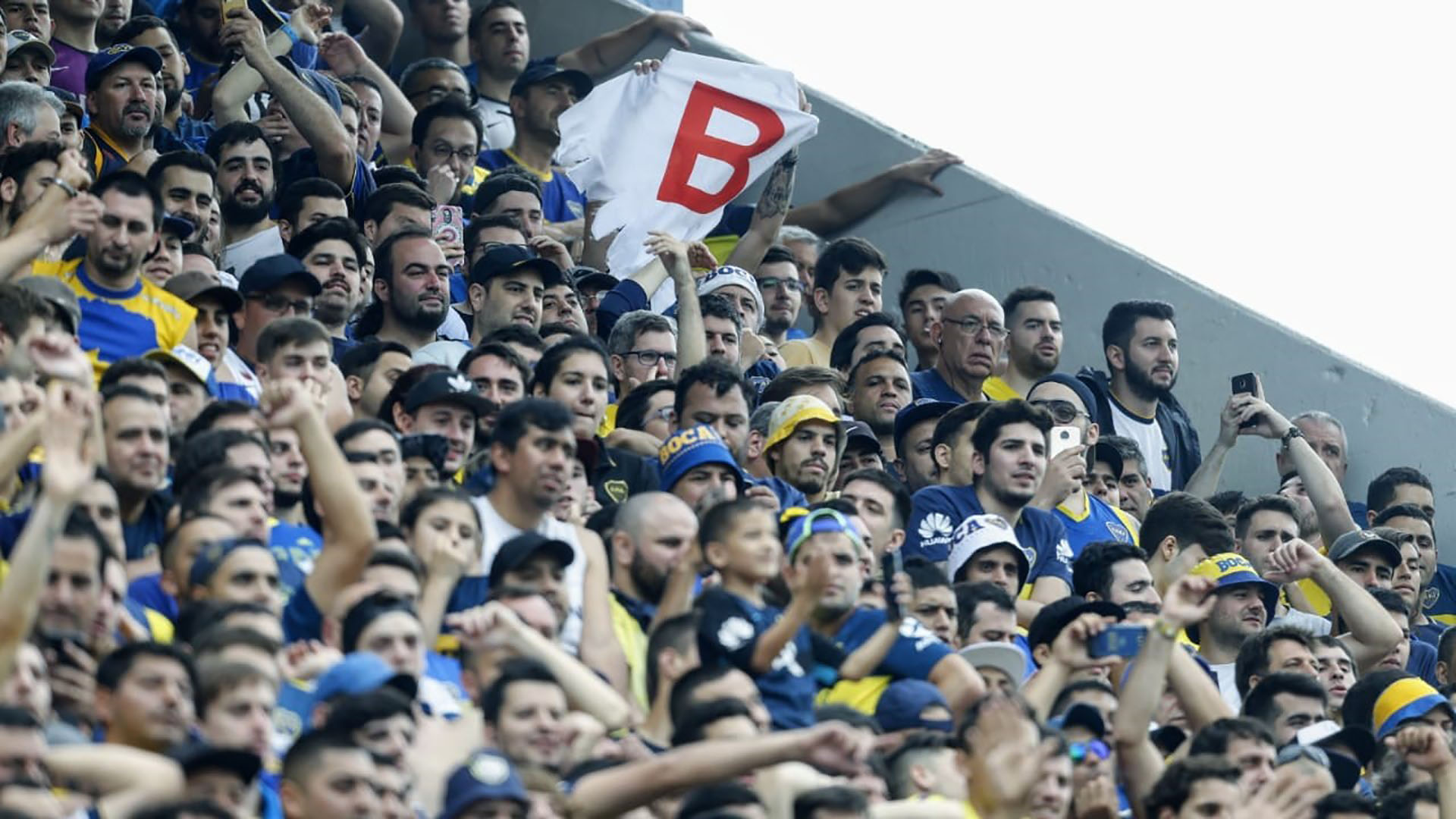 Las puertas de La Bombonera abrieron a las 12:10