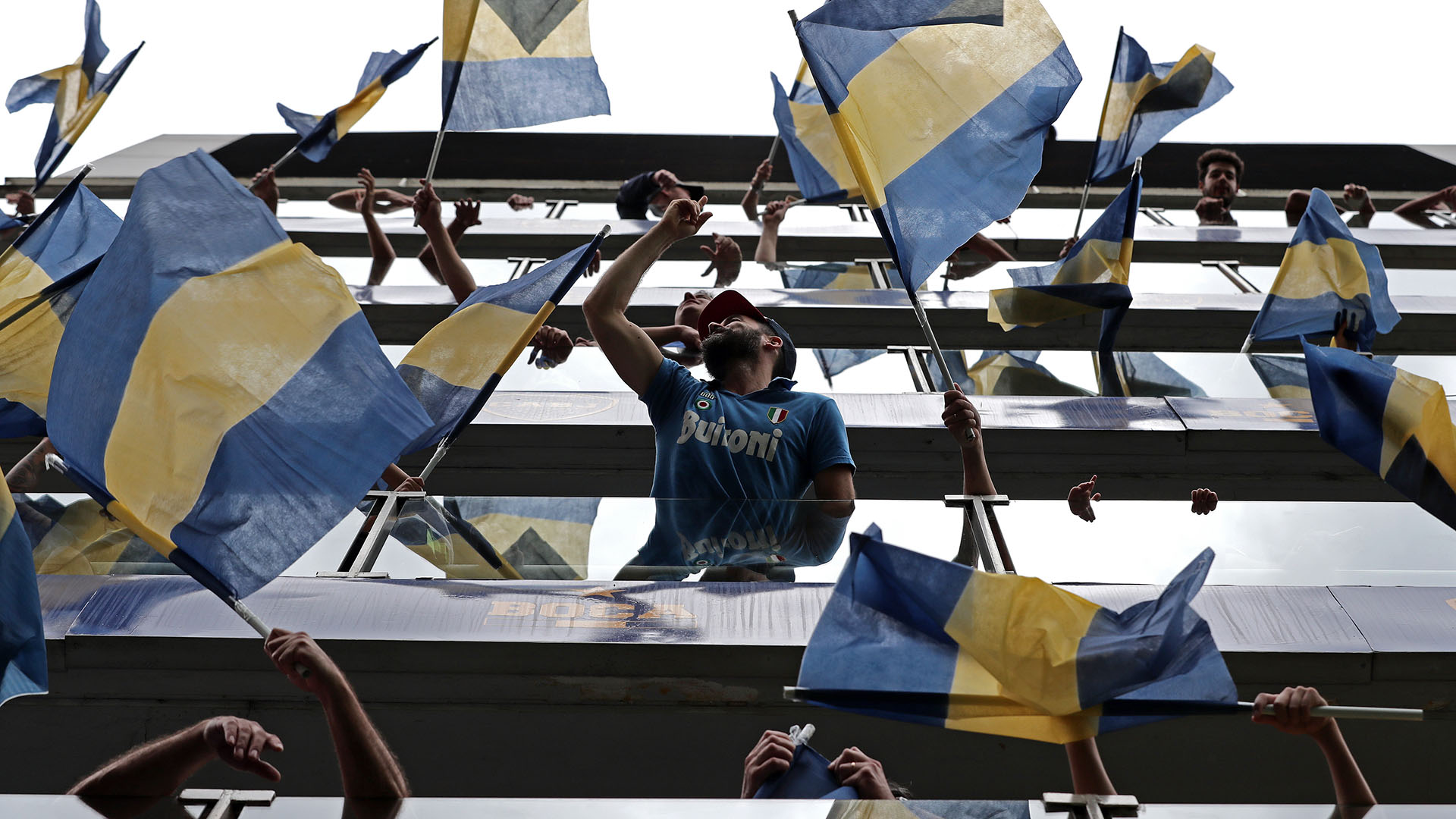 Los palcos lucieron decenas de banderas de Boca