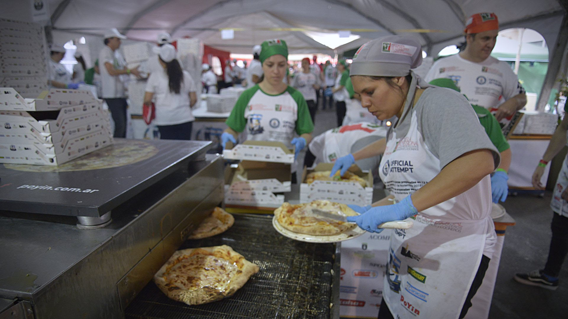 La Asociación de Propietarios de Pizzerías y Casas de Empanadas logró el récord Guinness por elaborar 11.000 pizzas en doce horas