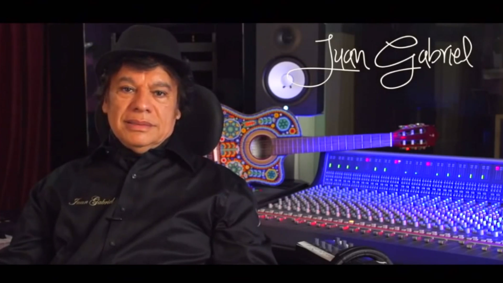 “Juan Gabriel murió. Alberto Aguilera sigue vivo”, dijo en televisión un periodista desde 2016