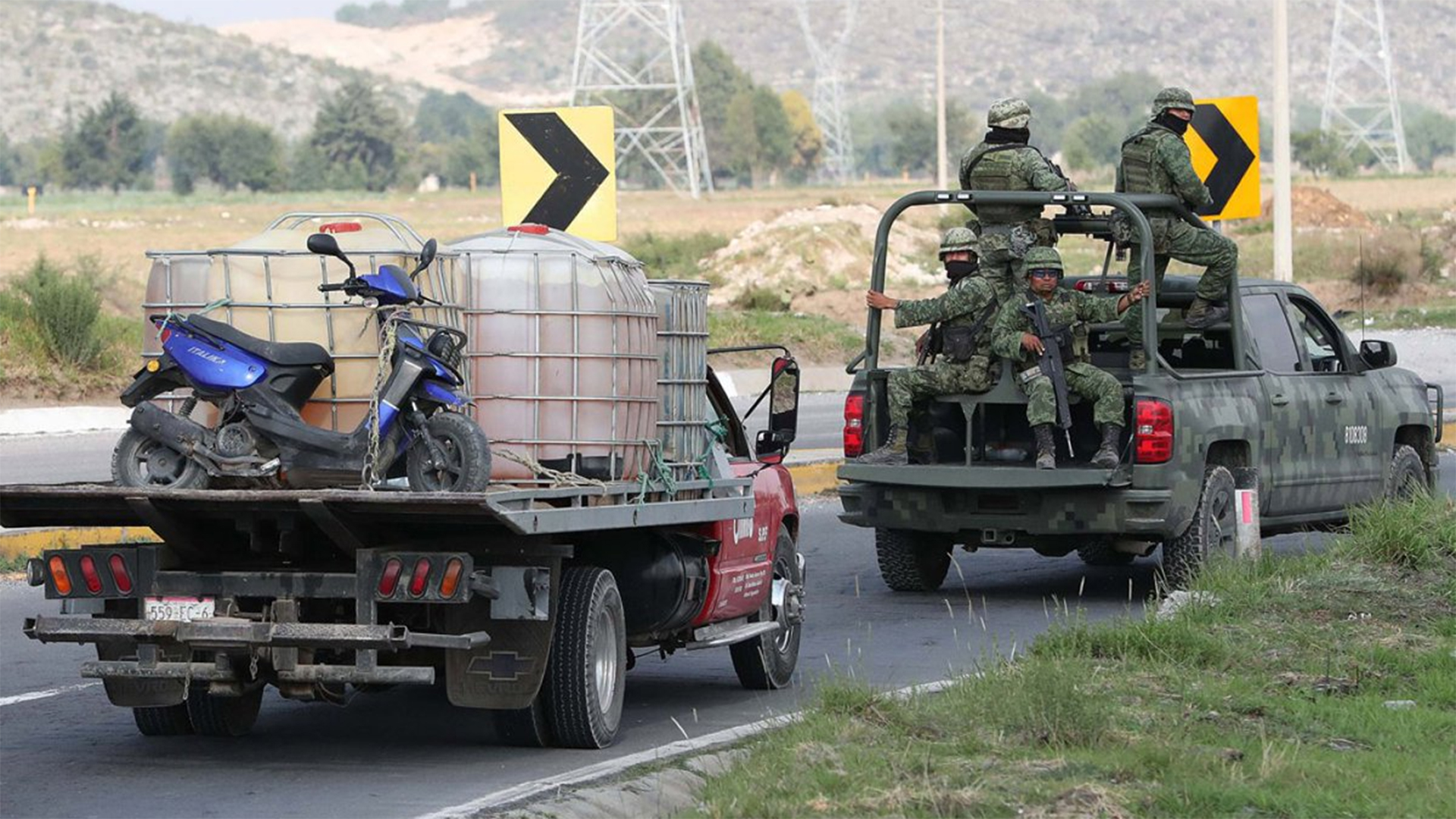 Los "huachicoleros" no desisten: sabotearon otra vez importantes ductos de Pemex pese a la explosión en Hidalgo - Infobae