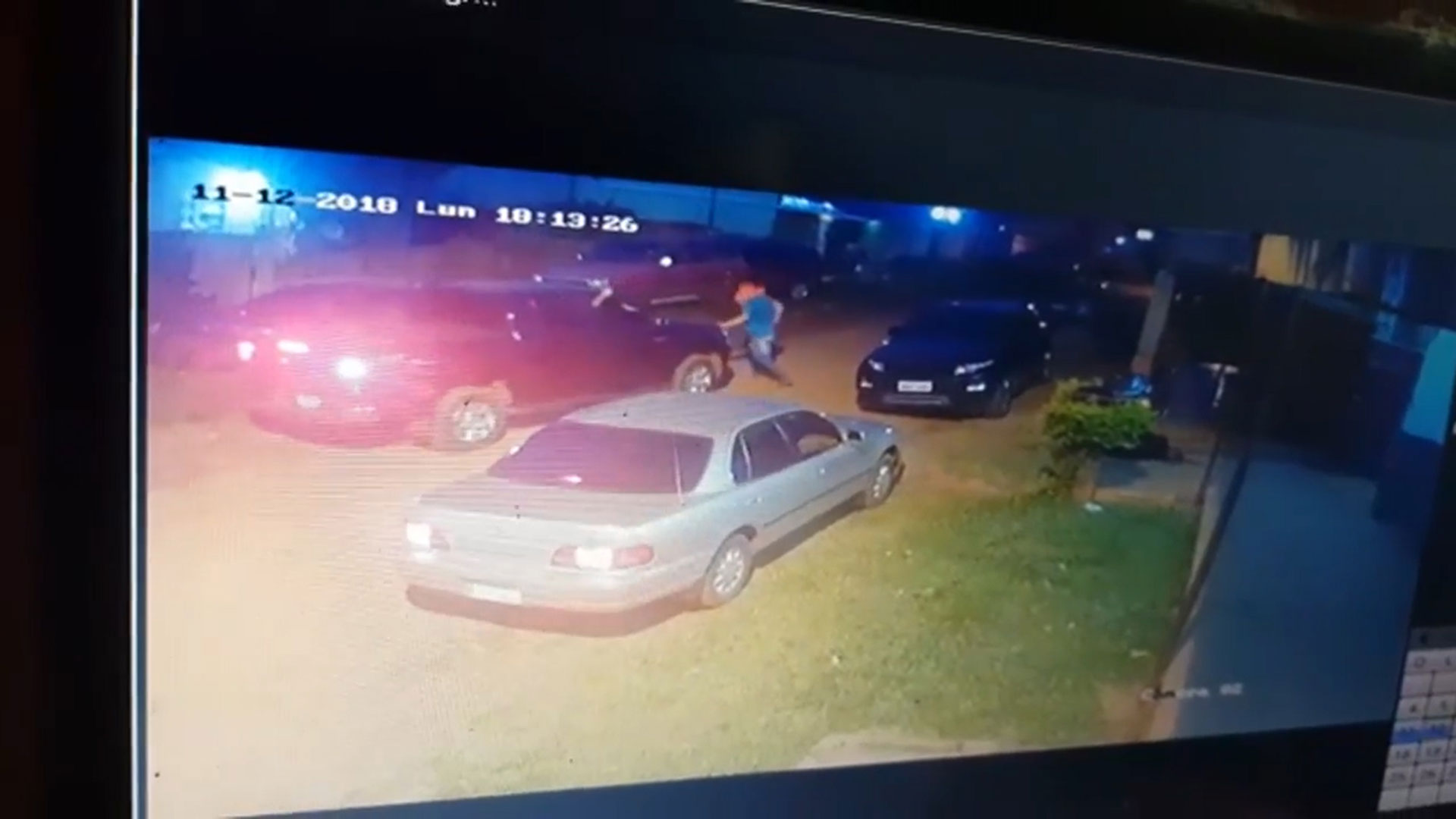 El asesino escapó en una camioneta