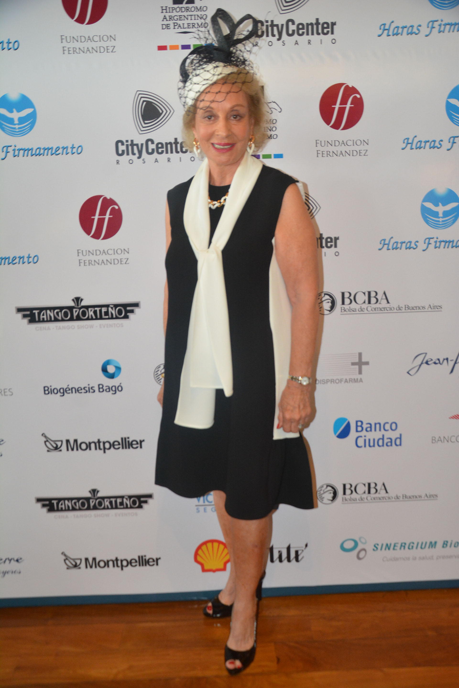 Miriam Bagó, presidente de la Fundación Dr Juan A. Fernández, durante el tradicional almuerzo que se realizó en el marco del Gran Premio Nacional en el Hipódromo Argentino de Palermo. “La solidaridad es una potente herramienta para propiciar el cambio, trabajar por la inclusión social y propiciar una mejor calidad de vida”, expresó durante su discurso