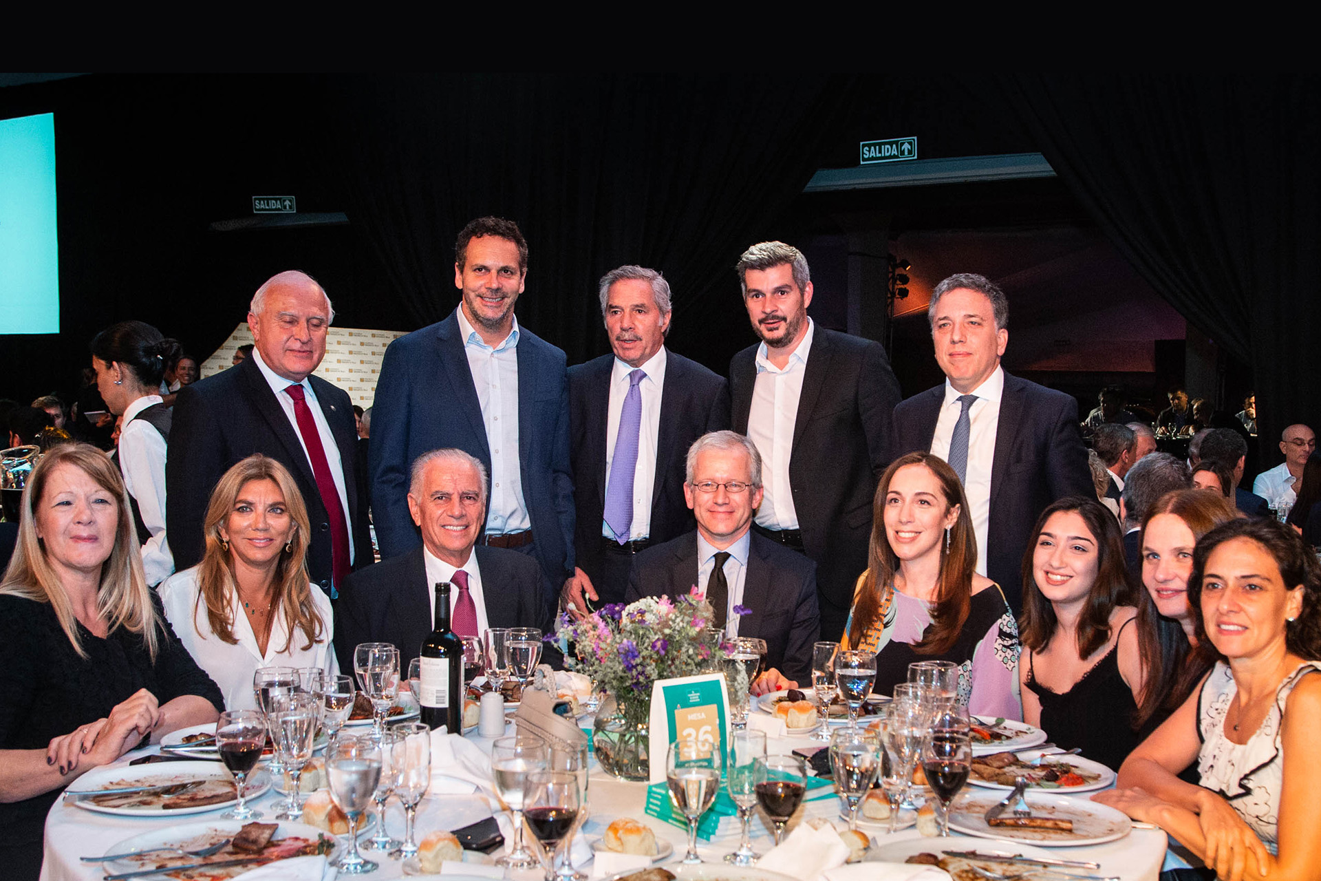 Margarita Stolbizer, Bettina Bulgheroni, Carlos Bulgheroni, Miguel Lifschitz, Guido Sandleris, Felipe Solá, Ernesto Schargrodsky, Marcos Peña, María Eugenia Vidal junto su hija, Karina Ga