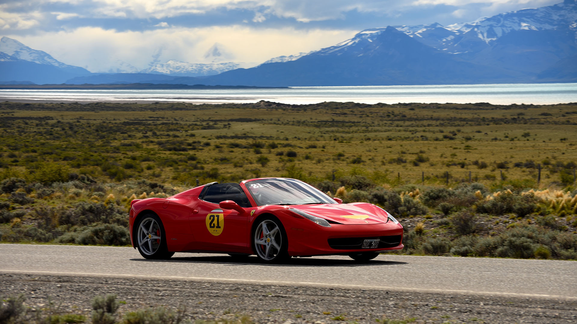 El recorrido continuó con Puerto Natales y Las Torres del Paine para luego cruzar a la Argentina. Por la tarde realizaron una exhibición pública en el Anfiteatro de El Calafate y pasaron la primera noche en el hotel Alto Calafate, en la provincia de Santa Cruz. Al día siguiente se dirigieron al Glaciar Perito Moreno