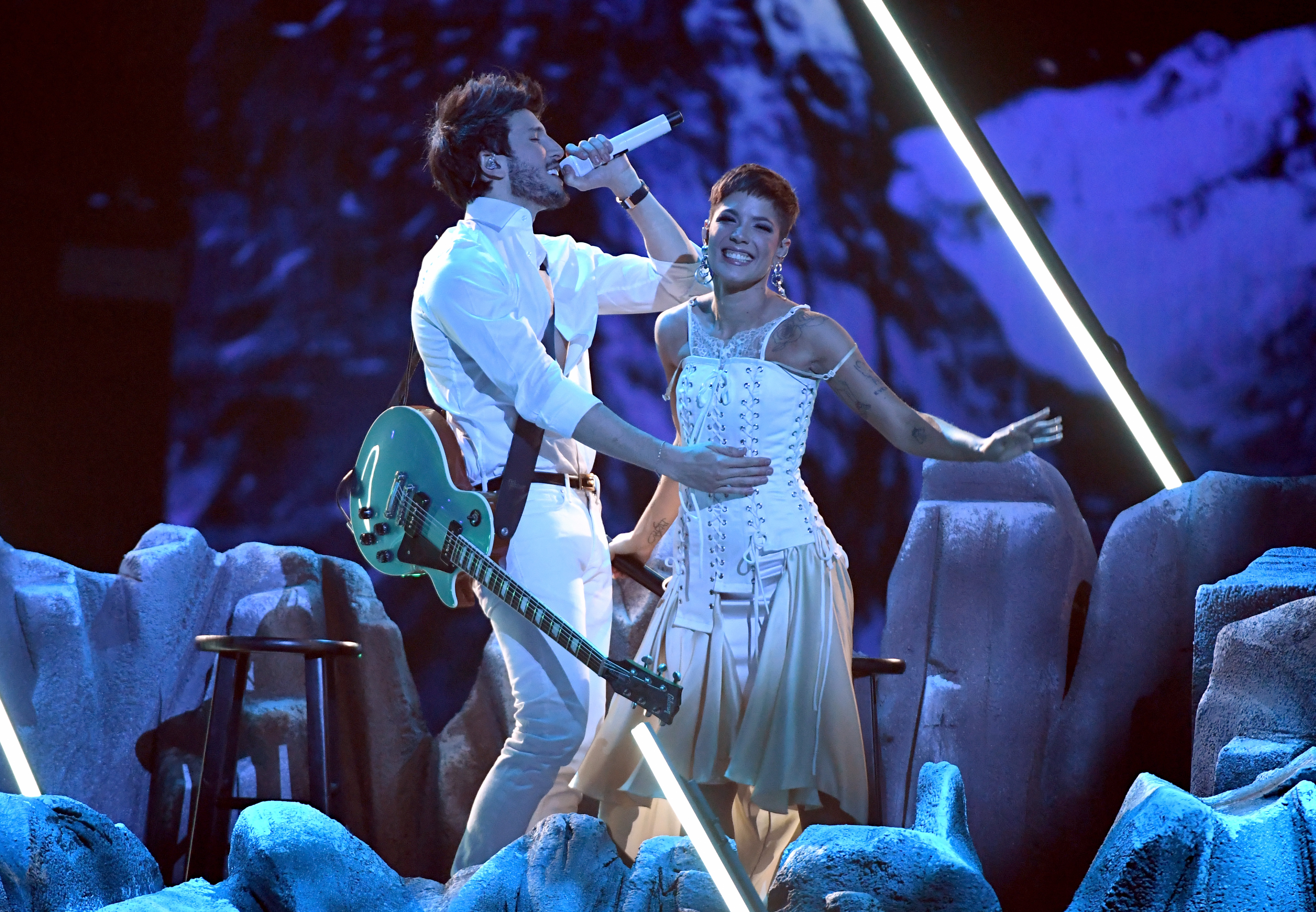Sebastián Yatrá y Halsey sorprendieron con su colaboración.