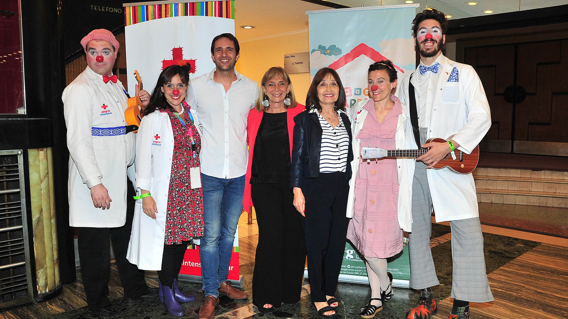 Beatriz Resnik, la coordinadora de Casa Garrahan, con su equipo
