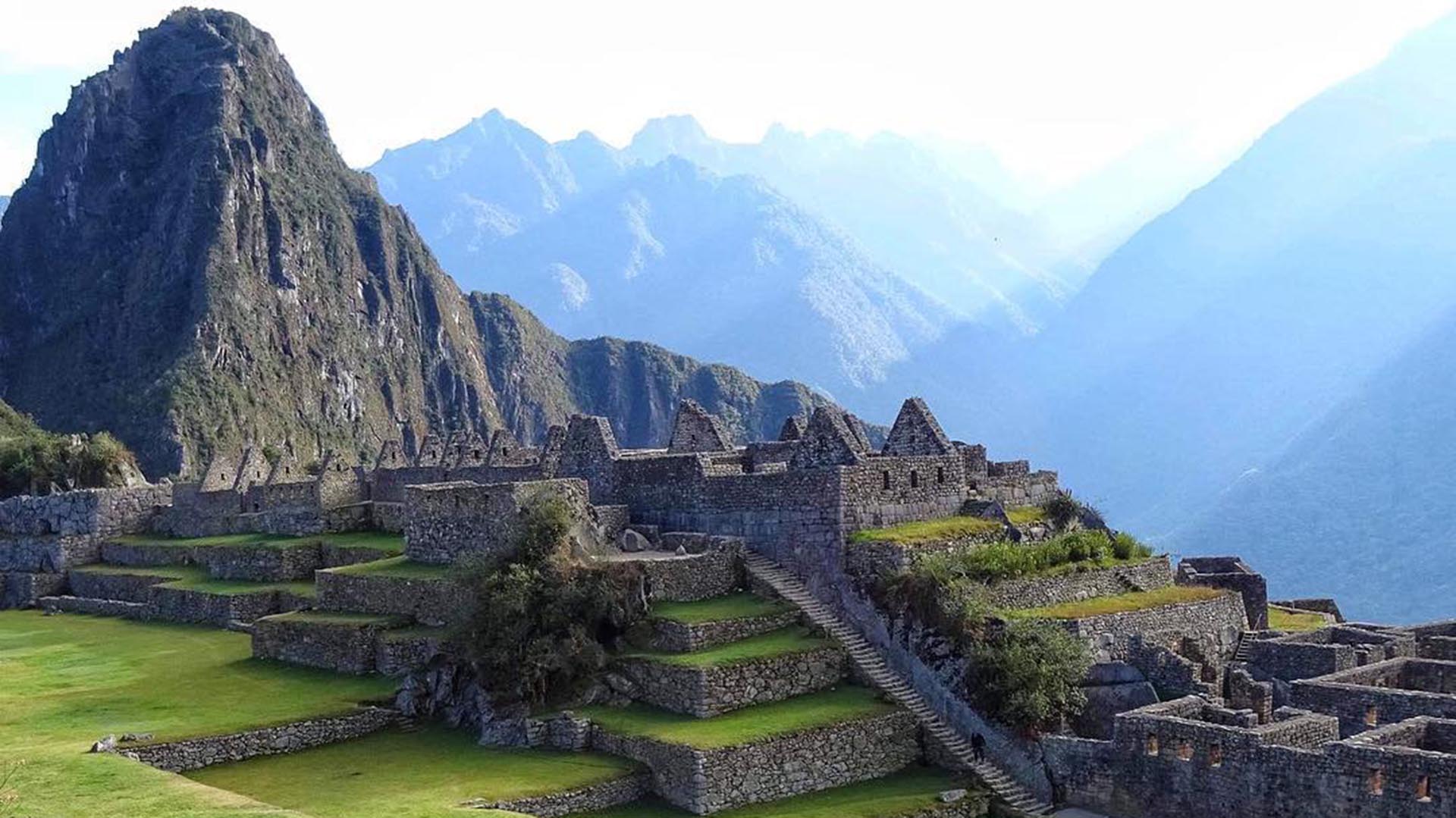Desde 2007 es considerada una de las nuevas siete maravillas del mundo. Perú, en un acuerdo con la UNESCO, está tratando de hacer todo lo posible para proteger Machu Picchu (@manadelsol_)