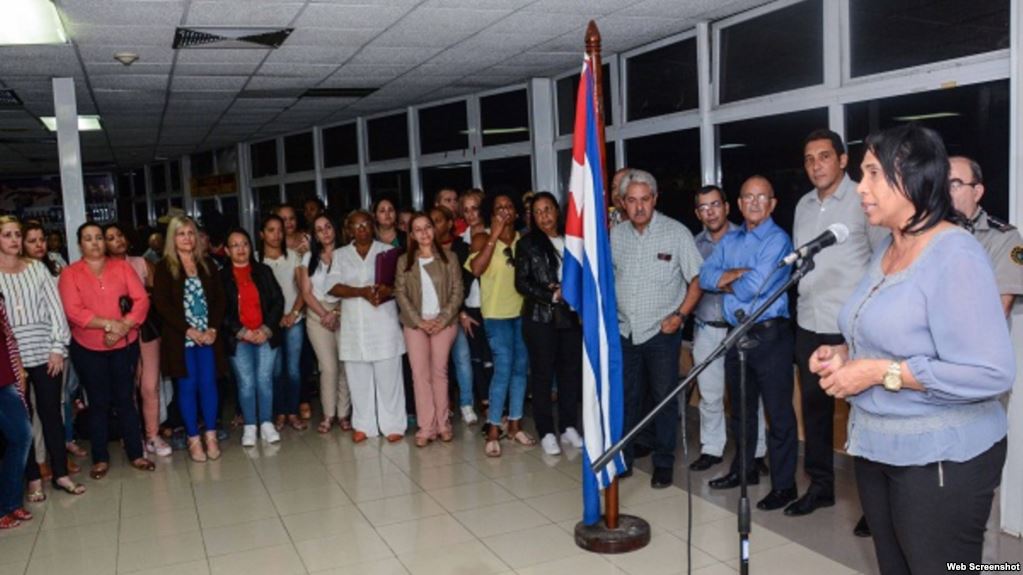 El primer grupo de médicos cubanos procedentes de Brasil, arribó el jueves pasado a La Habana (Martí Noticias)