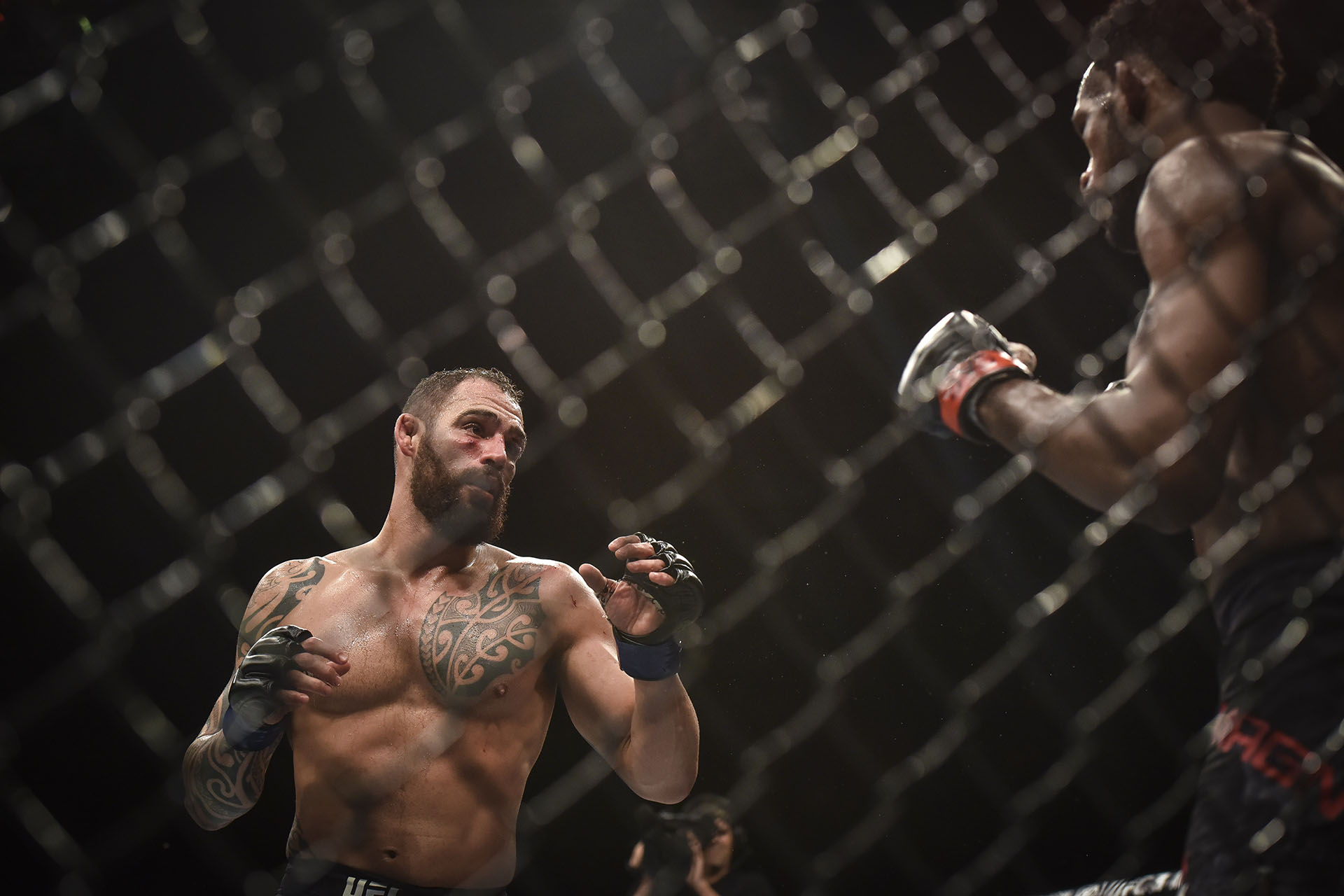En la pelea estelar de UFC Argentina, el argentino Santiago Ponzinibbio derrotó por nocaut a Nei Magny (Guillermo Llamos)