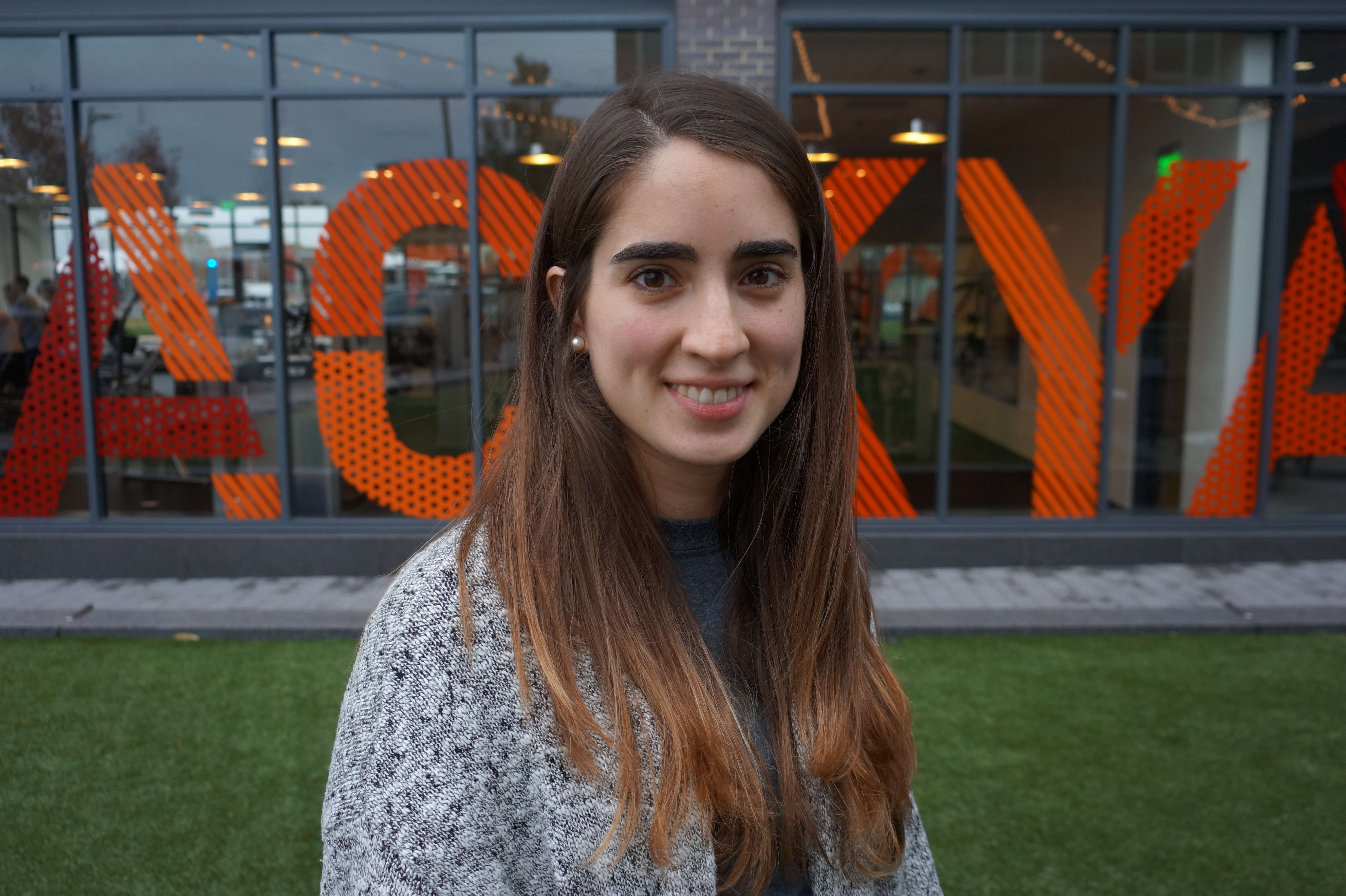 Agustina Toll Villagra, tucumana de 25 años es la más chica del grupo y la única que cursa un doble máster en ciencias y negocios.
