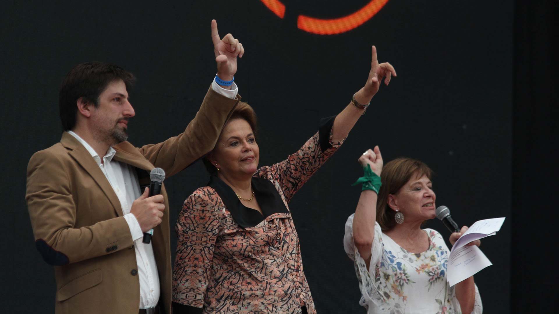 Nicolás Trotta, rector de la UMET, y la ex presidente de Brasil Dilma Rousseff