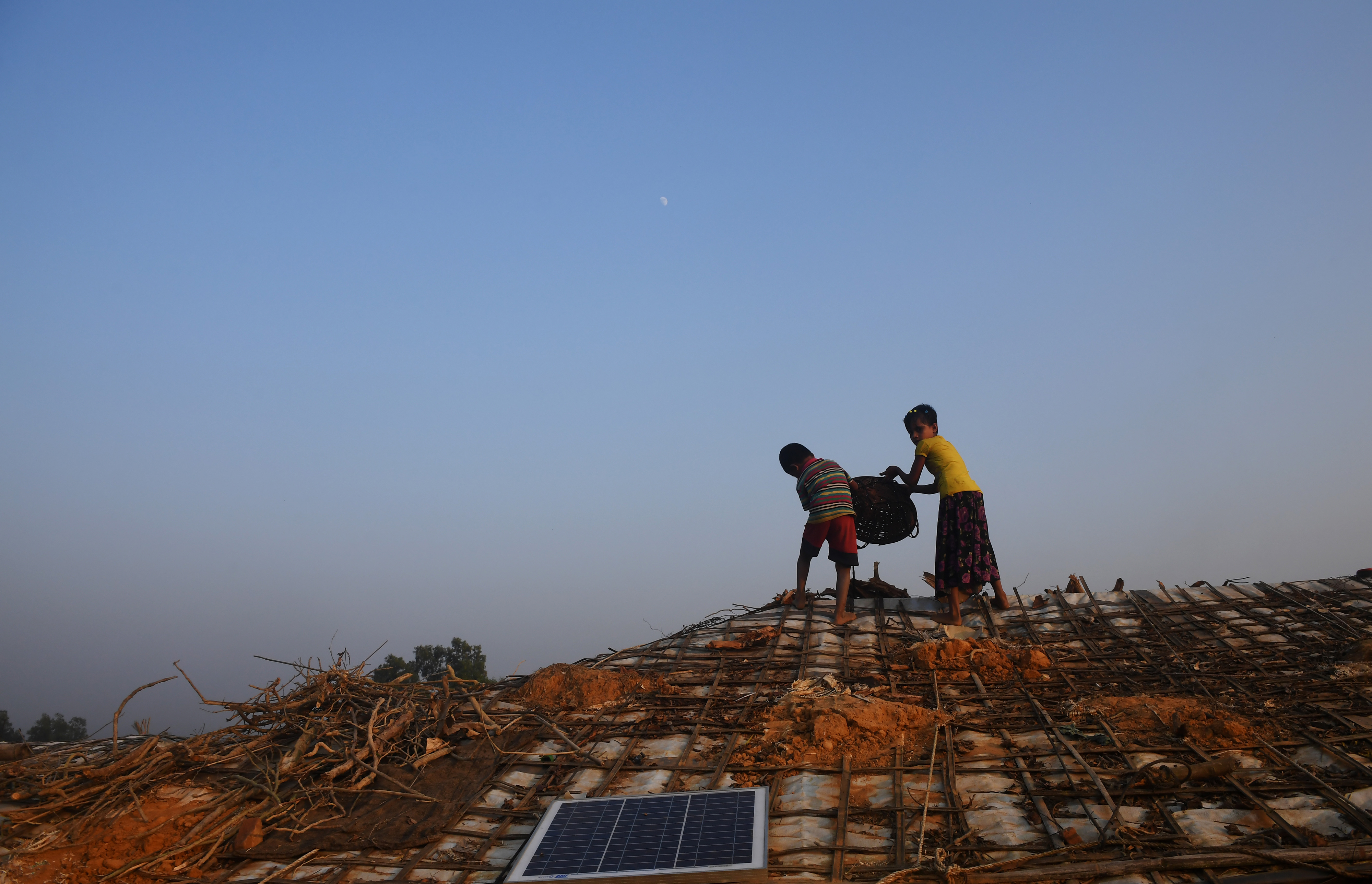 (Photo by Dibyangshu SARKAR / AFP)