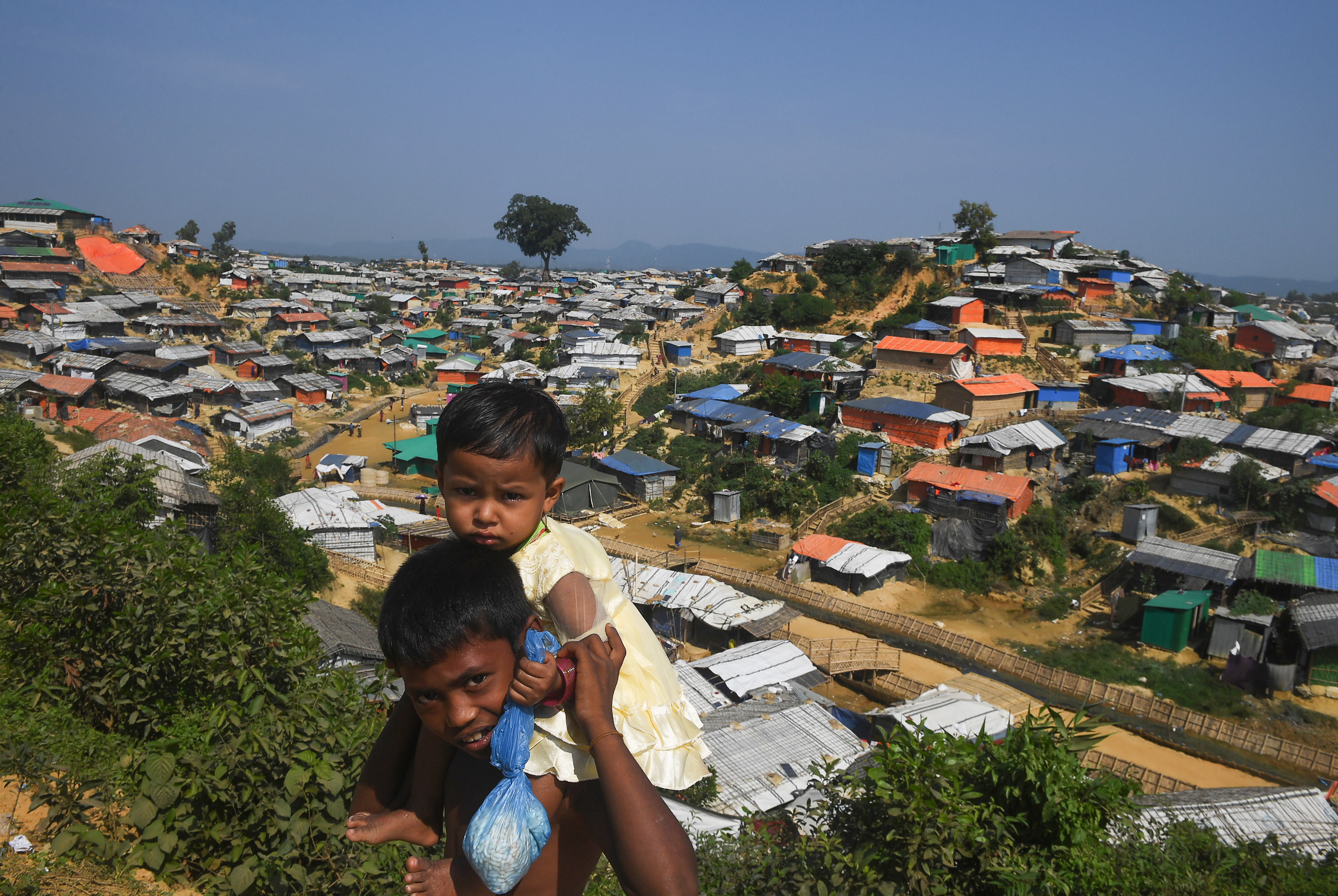 (Photo by Dibyangshu SARKAR / AFP)