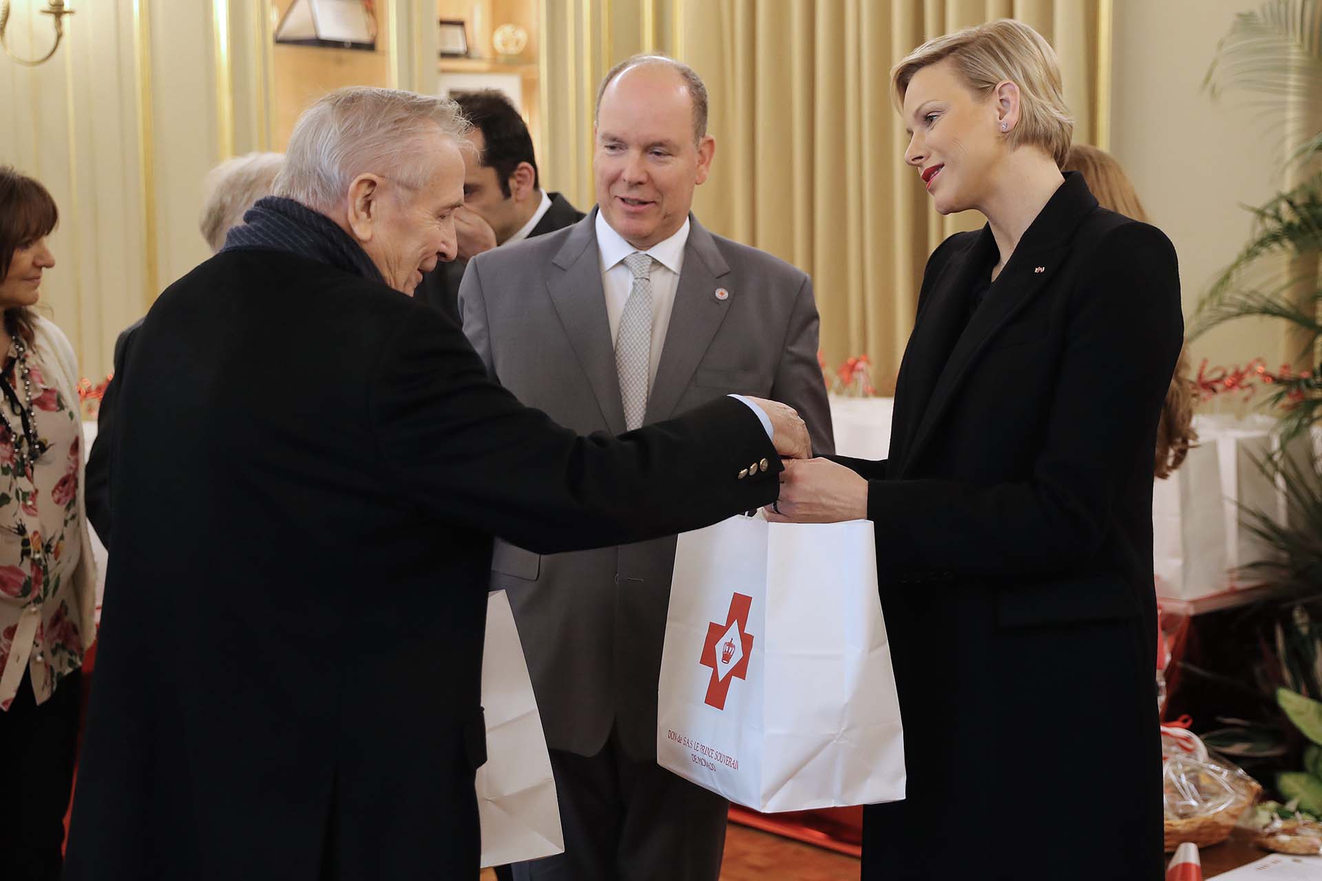 La ceremonia anual de caridad se lleva a cabo en el marco de varios eventos, que se celebran por el Día Nacional de Mónaco