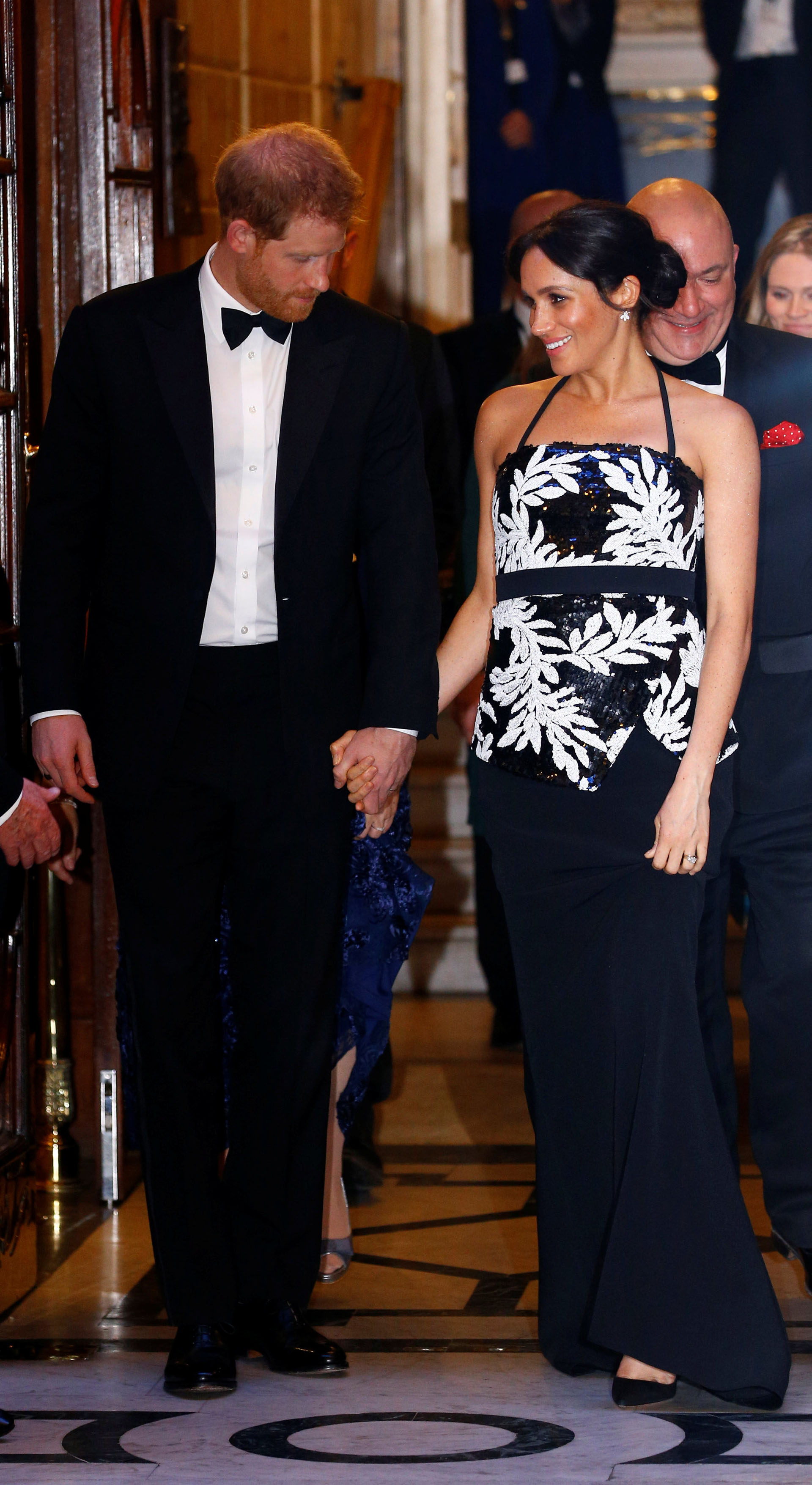 Los duques de Sussex a su llegada al Royal Variety Performance, que se llevó a cabo en Londres