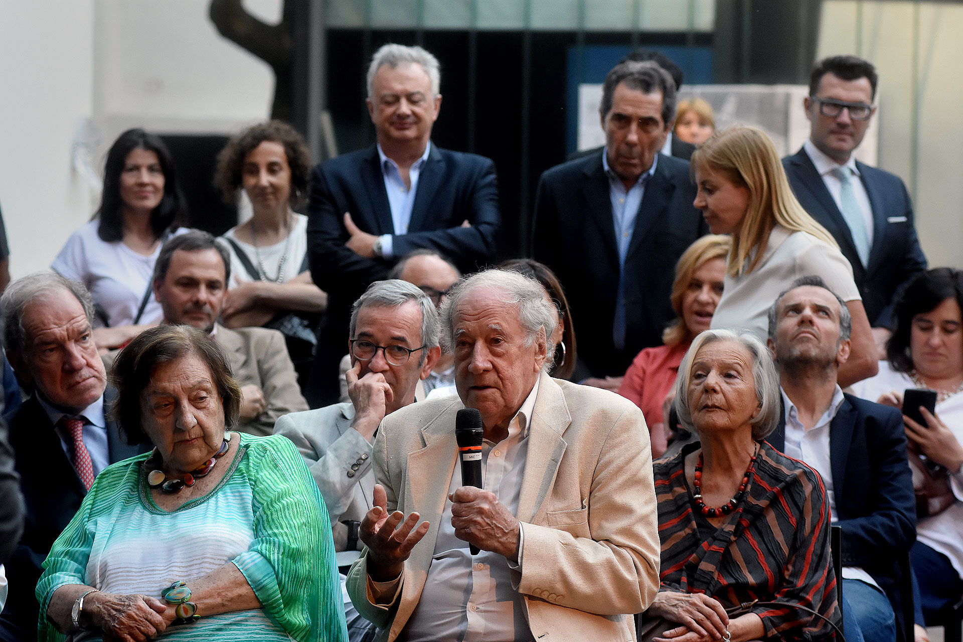 Robert “Bob” Cox, periodista británico que se desempeñó como editor del Buenos Aires Herald y se destacó durante la última dictadura militar