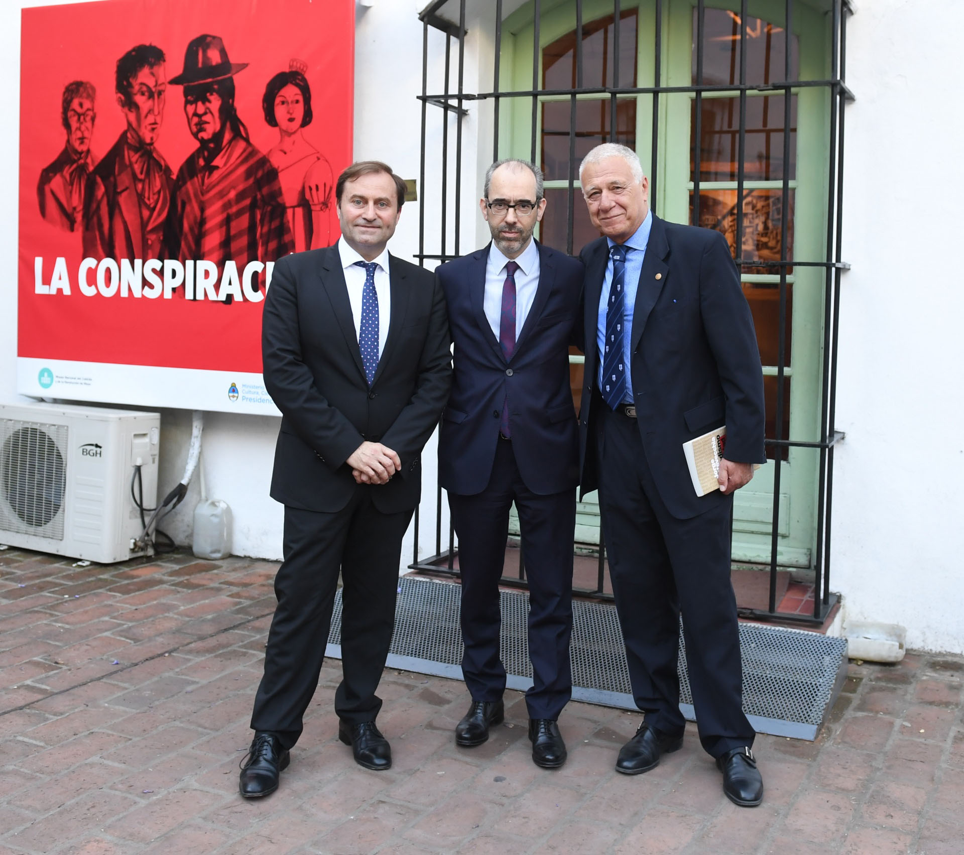 Néstor Sclauzero, Gustavo González, director periodístico de Editorial Perfil, y el dirigente y periodista Carlos Campolongo