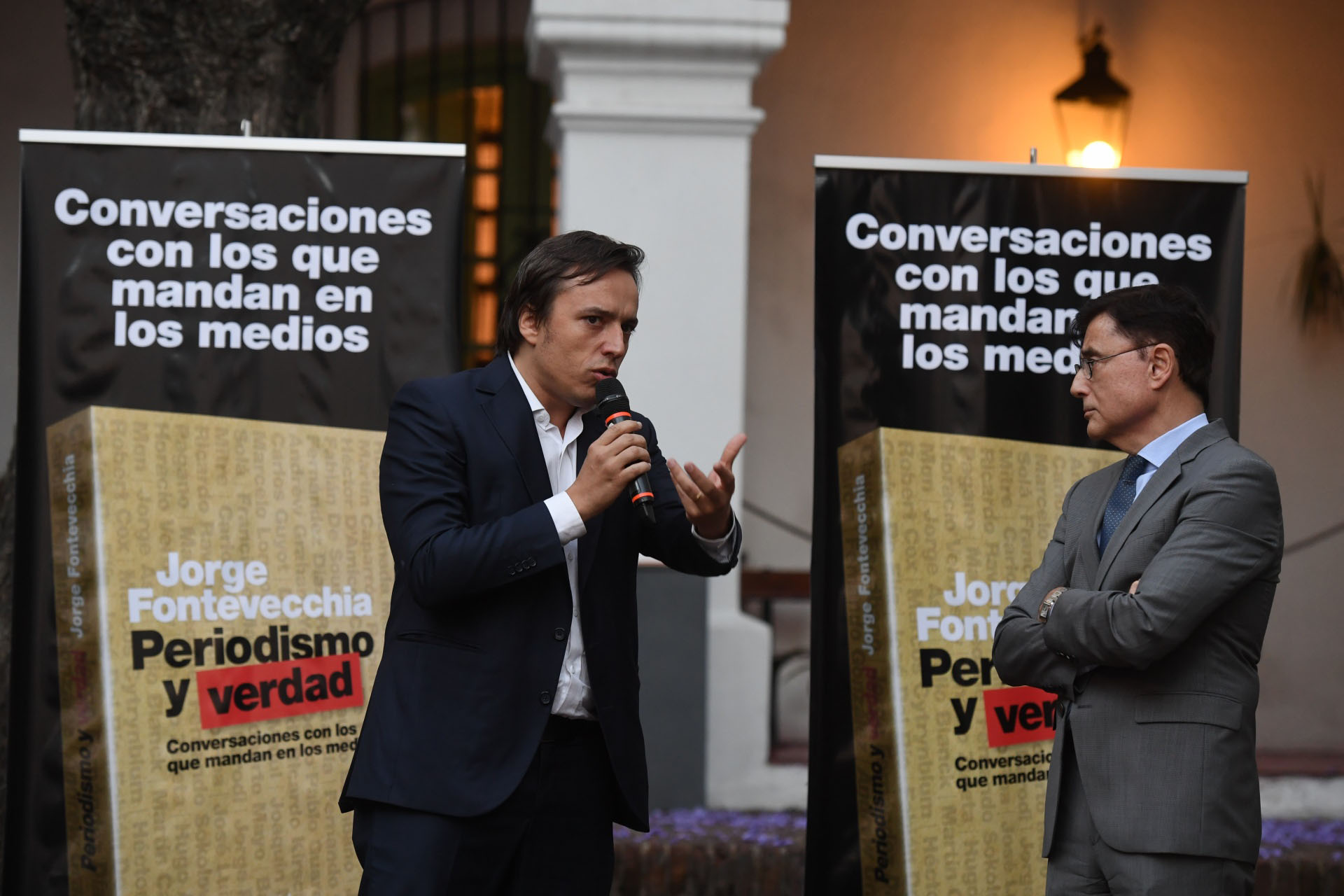 José del Río, secretario de redacción del diario La Nación, junto a Fontevecchia