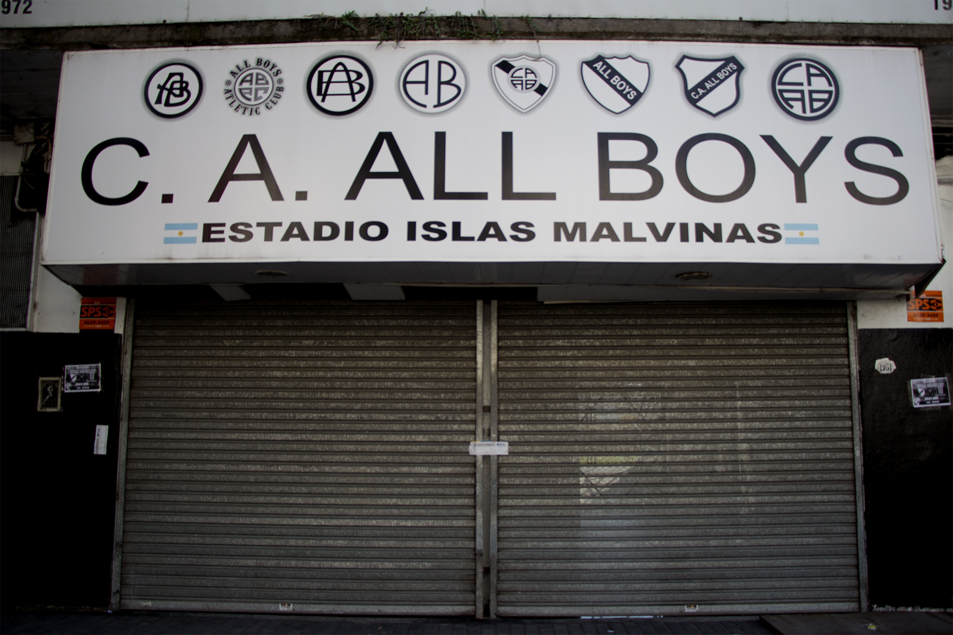 El estadio fue clausurado (foto Thomas Khazki)