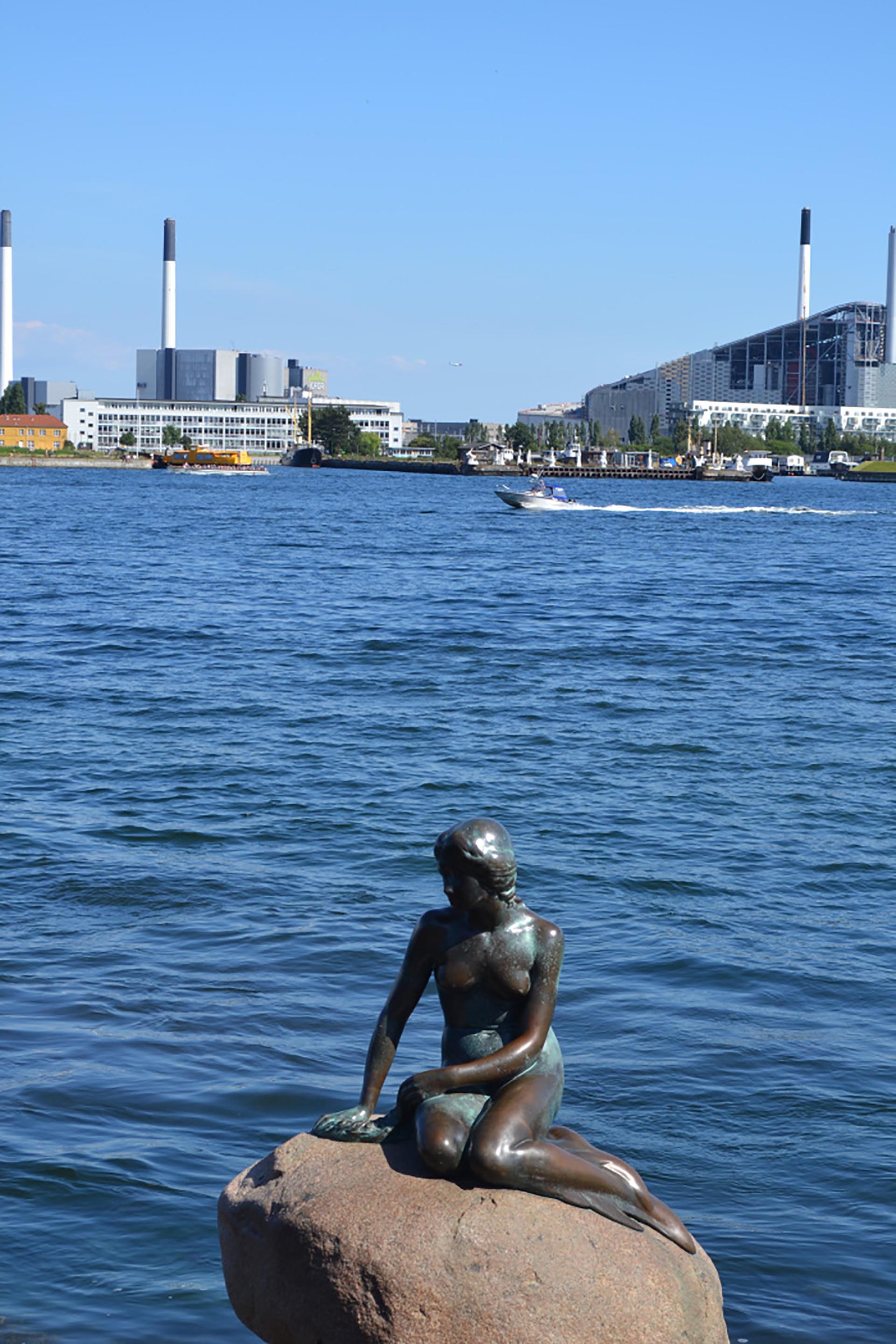 La estatua de “La Sirenita”