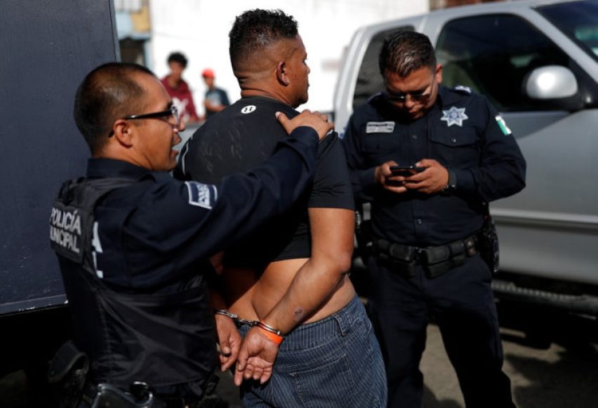 La Policía Federal ha detenido a migrantes que alteran el orden, según la autoridad. (Foto: Reuters)