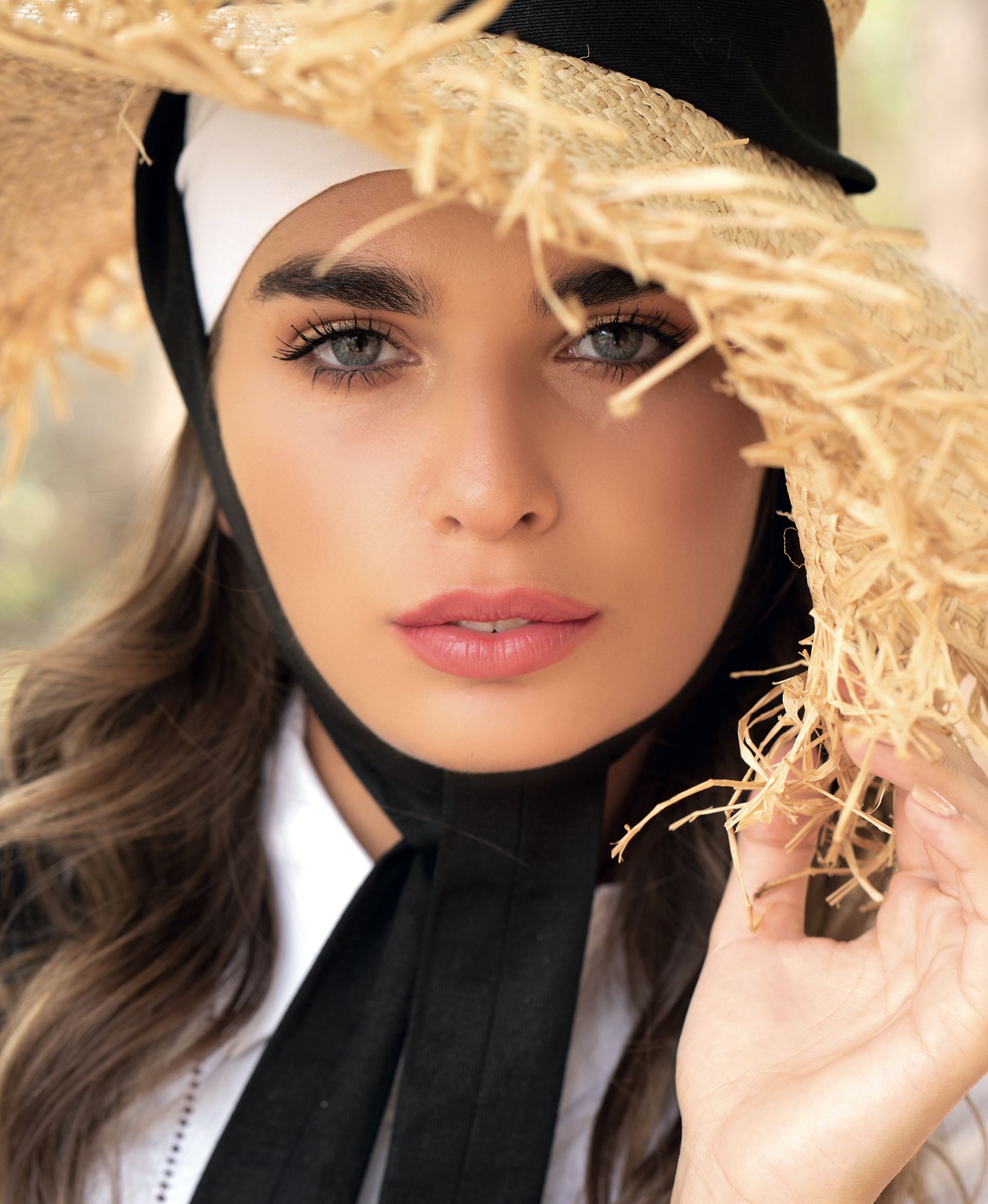 Sombrero de paja con lazo (Made in Chola).