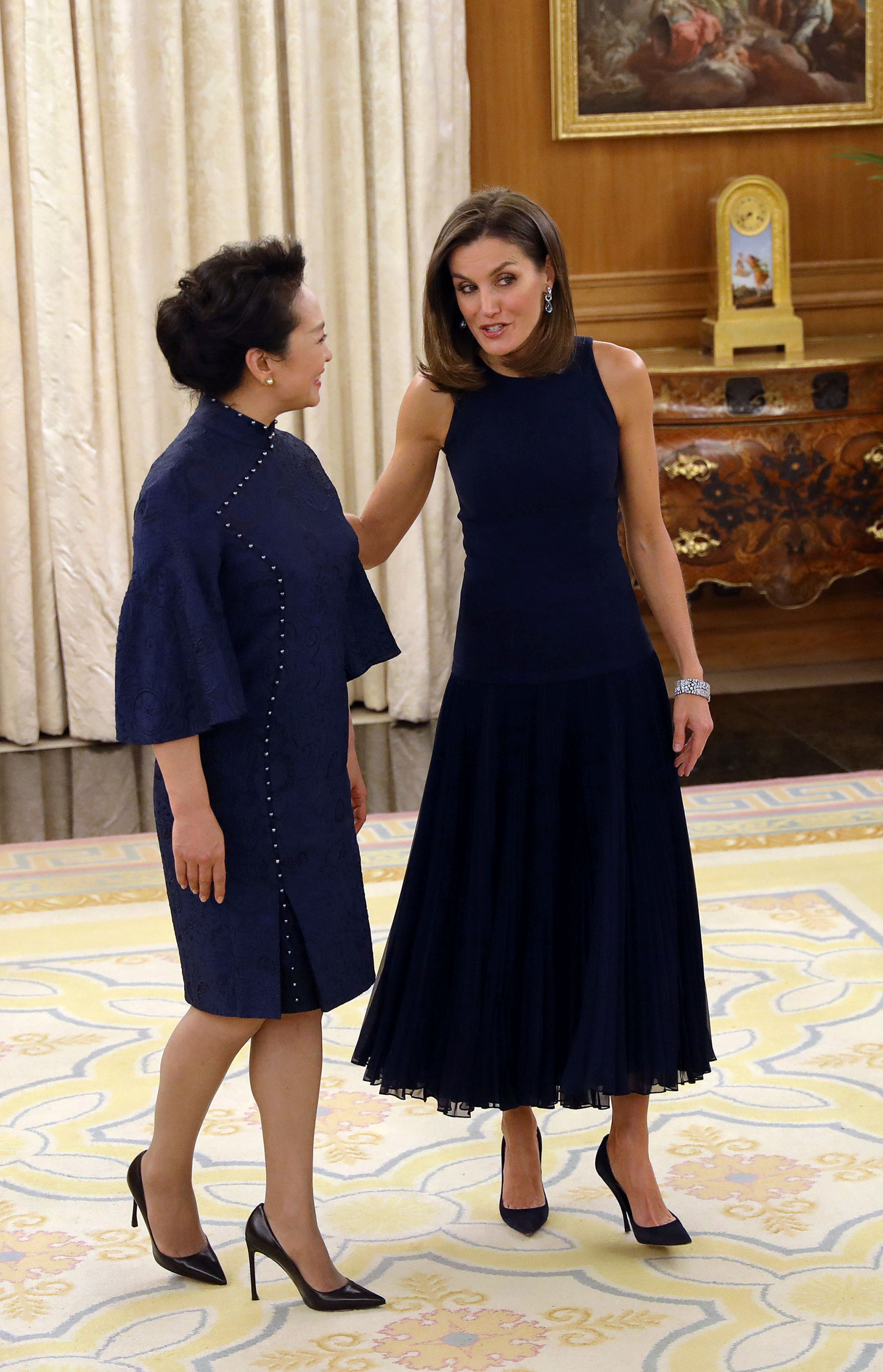 La reina Letizia y la primera dama china brillaron con su elegancia