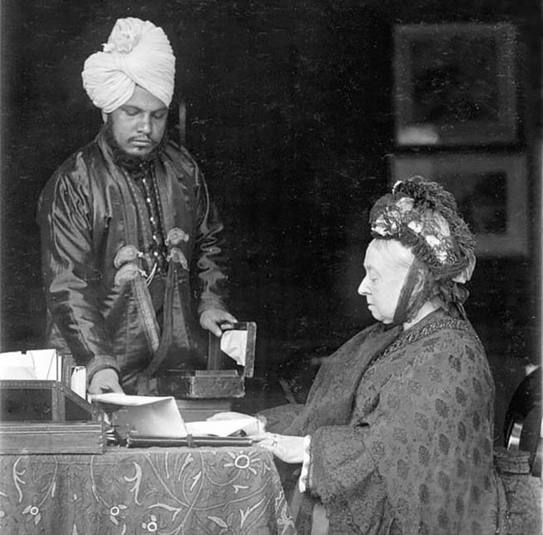 Abdul Karim con la Reina Victoria en Frogmore Cottage