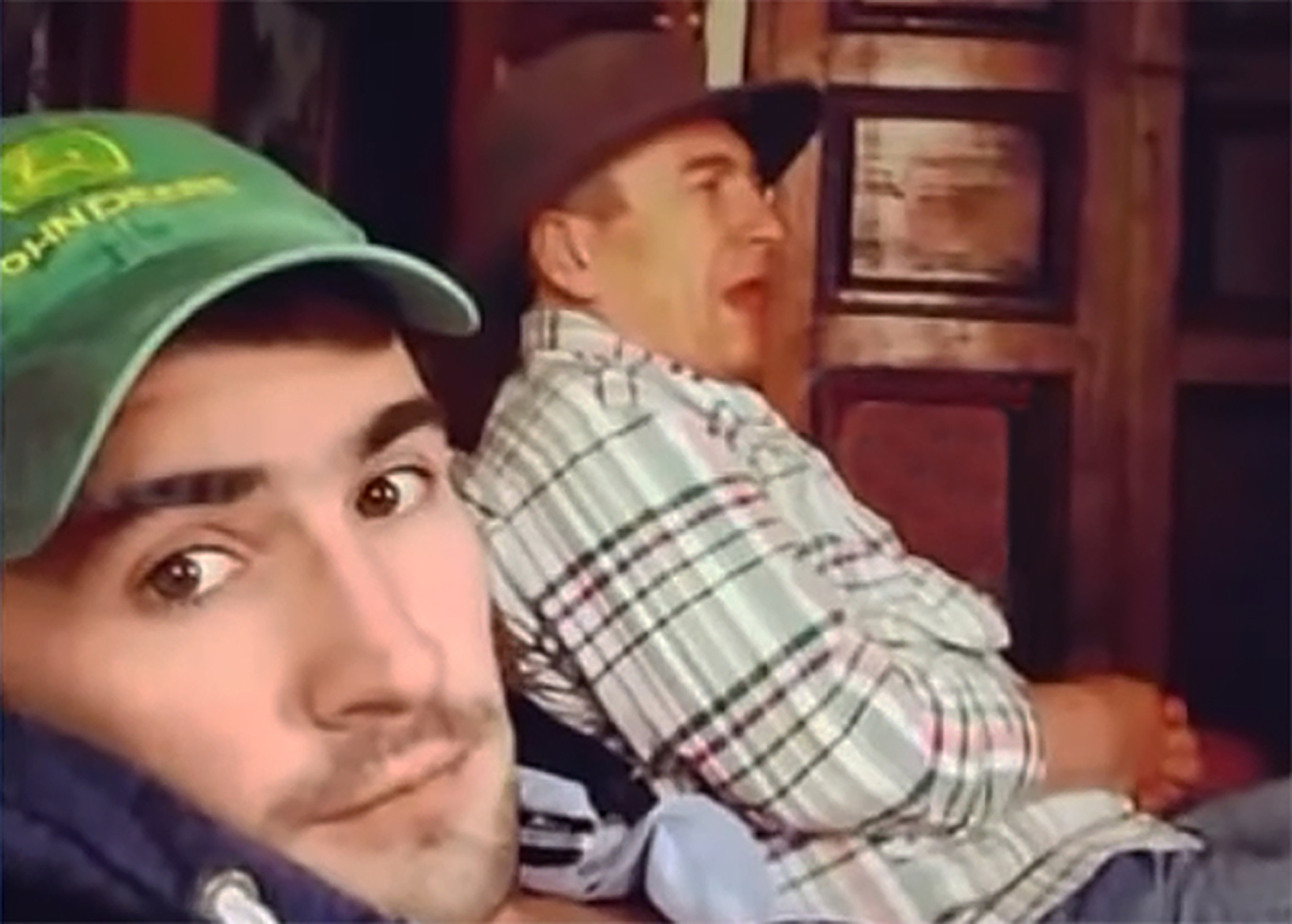 Jorge Pizano y su hijo Alejandro, envenenado con cianuro en el sepelio de su padre.