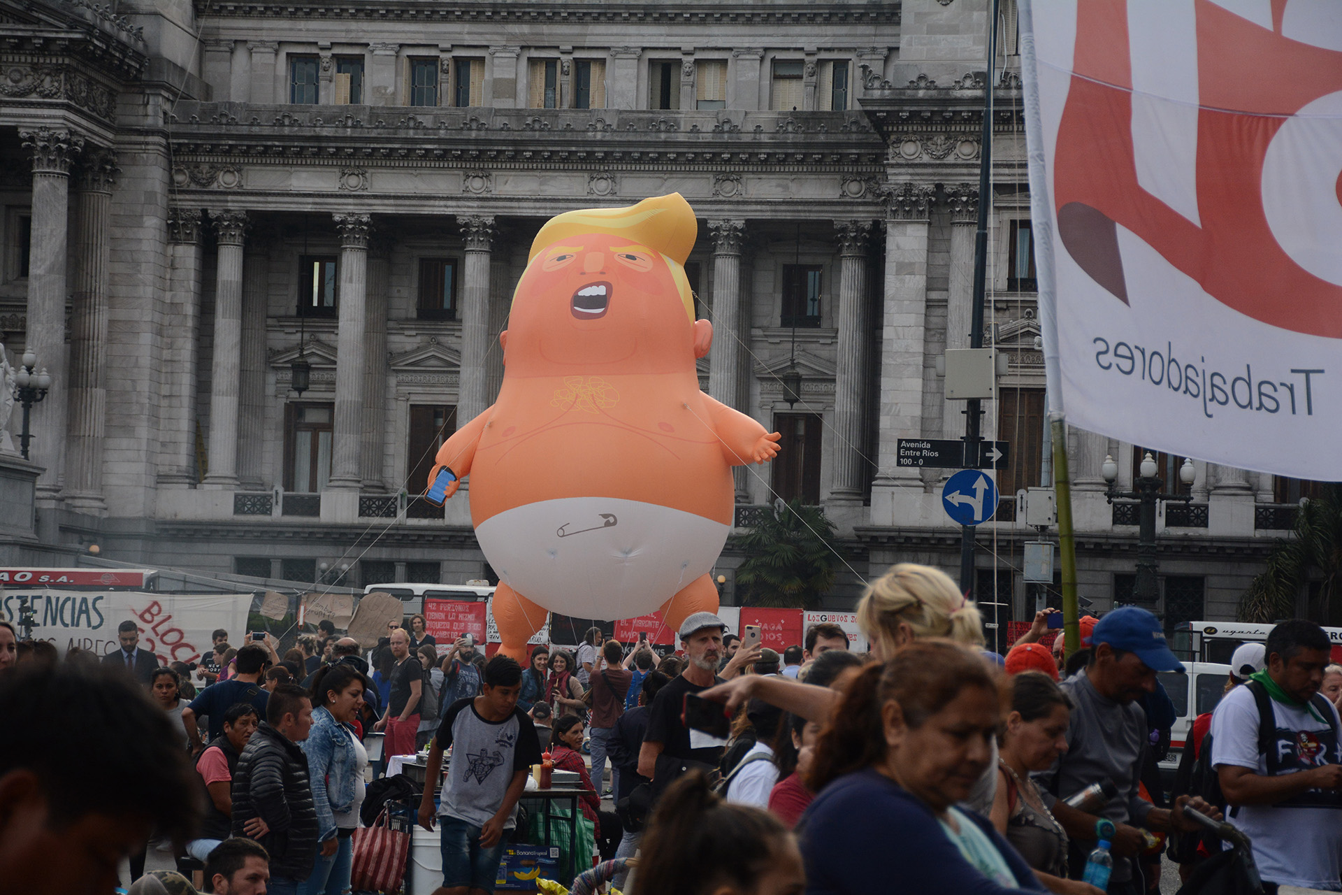 El inflable de Donald Trump es protagonista