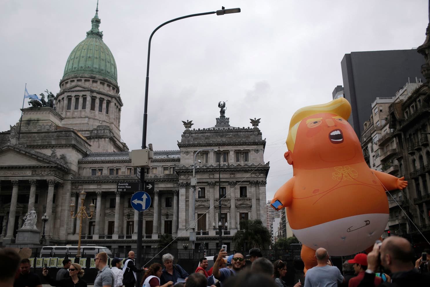 Una de las movilizaciones en contra del G20 se realizaron frente al Congreso Nacional