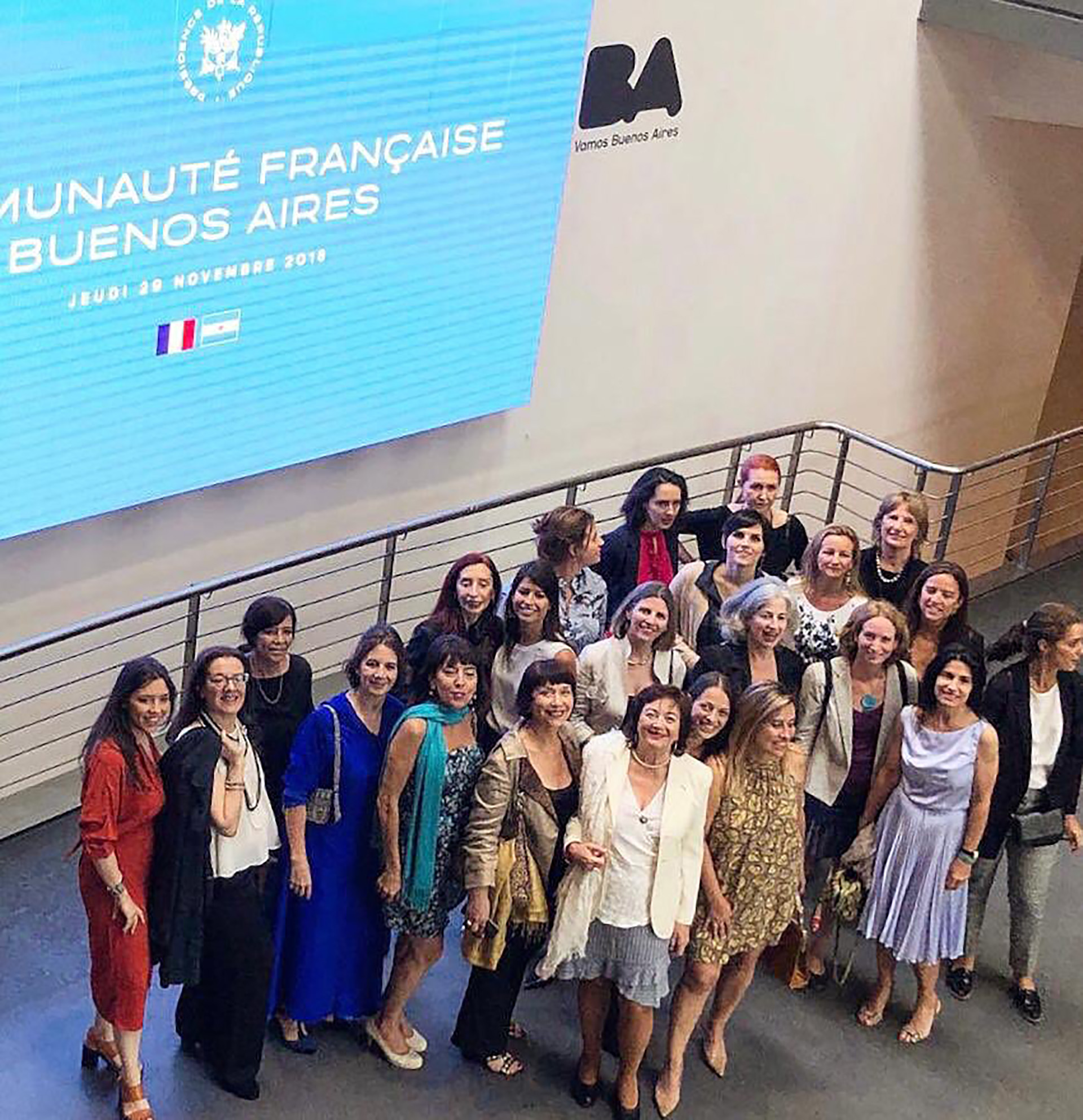 Esperando a Macron: integrantes de la Asociación Marianne, de mujeres franco-argentinas