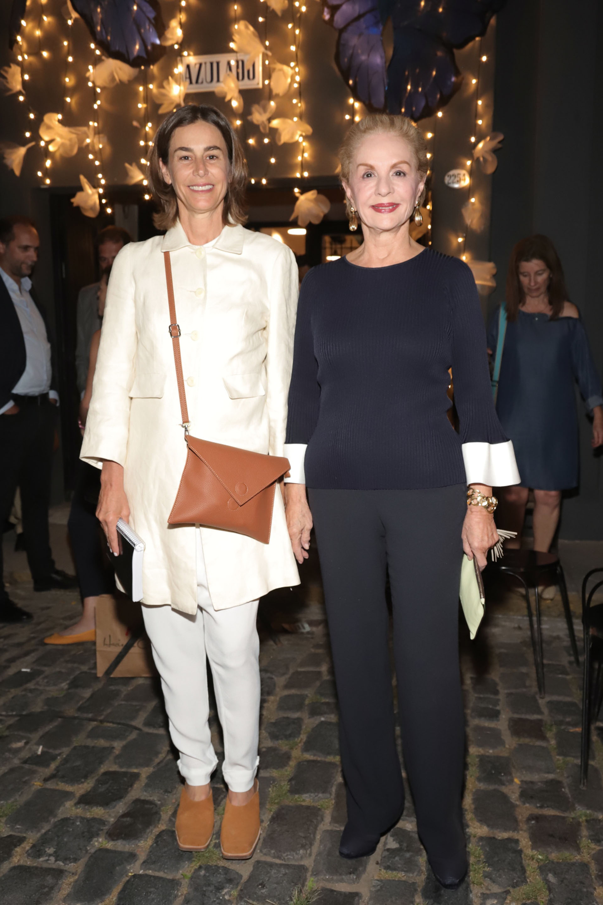 Azul García Uriburu y Carolina Herrera