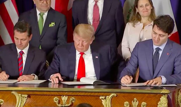 he 3 leaders have finished signing the documents and leave the stage, as their chief trade negotiators Chrystia Freeland (Canada), Robert Lighthizer (US), and Ildefonso Guajardo (Mexico) replace them in front of reporters to sign protocol documents.