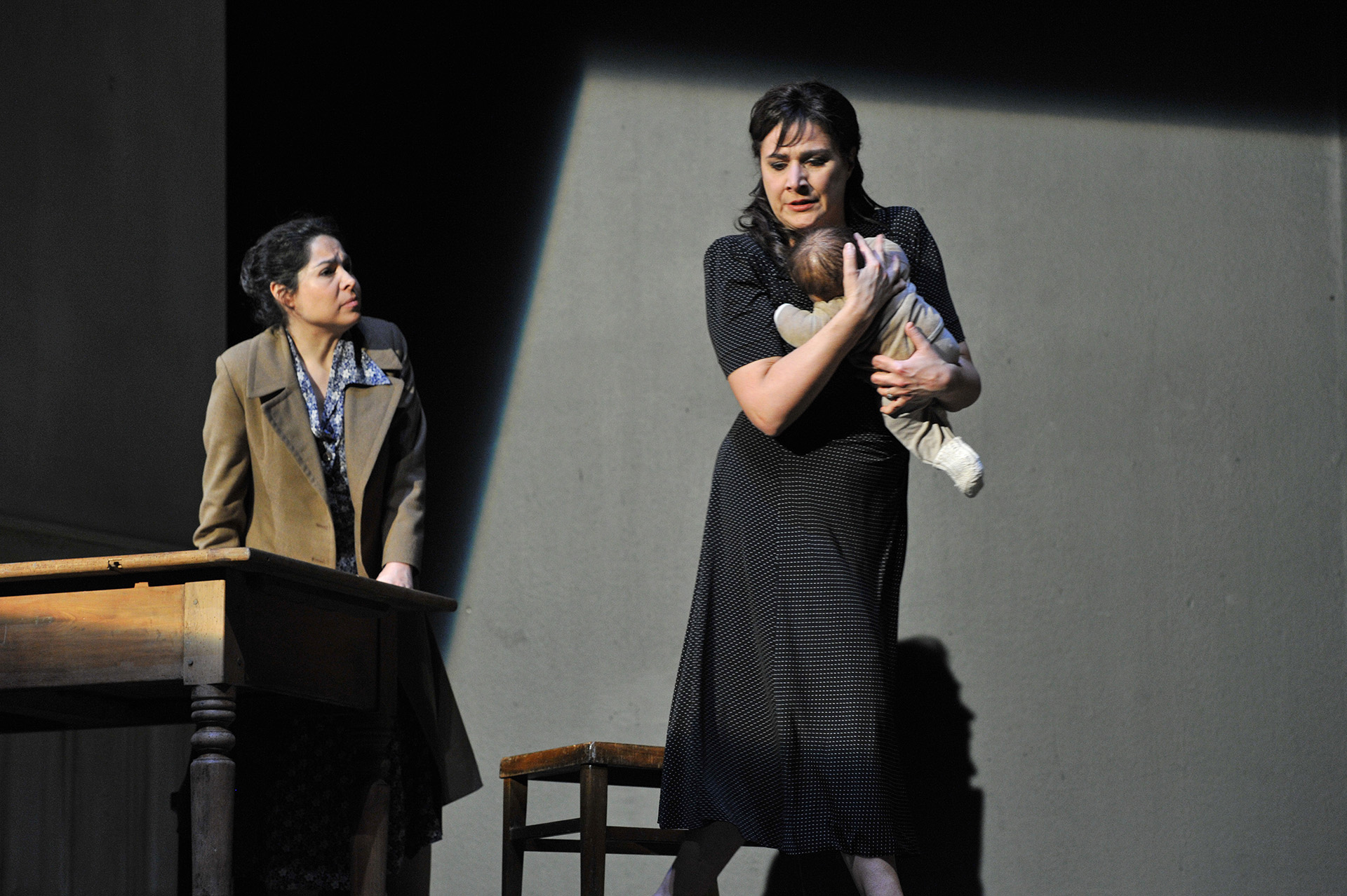 Cecilia Bartoli como Norma (Théâtre des Champs-Elysées, 2016). Foto: T. Suter & T. Dorendorf