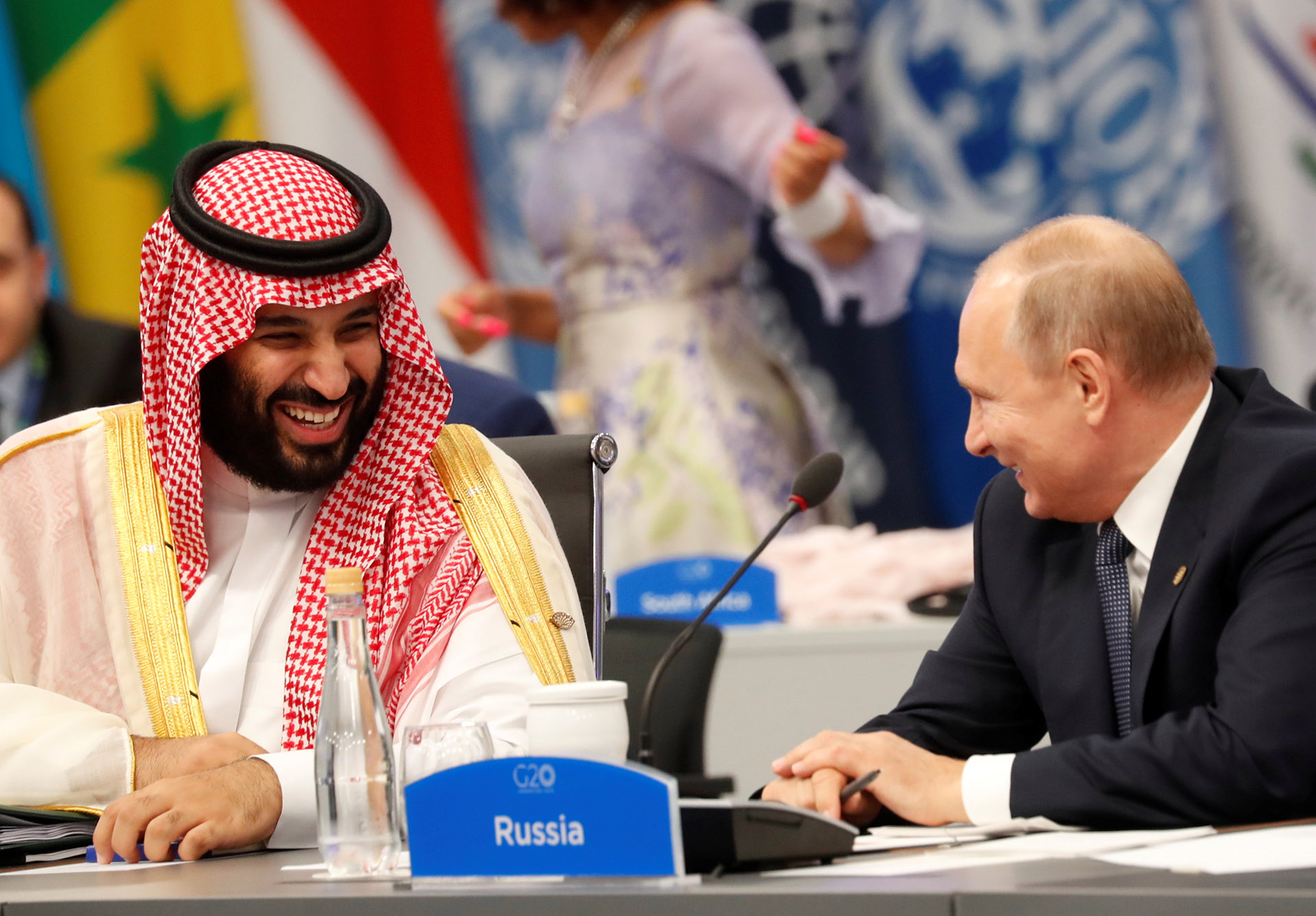Bin Salman y Putin comperten risas
